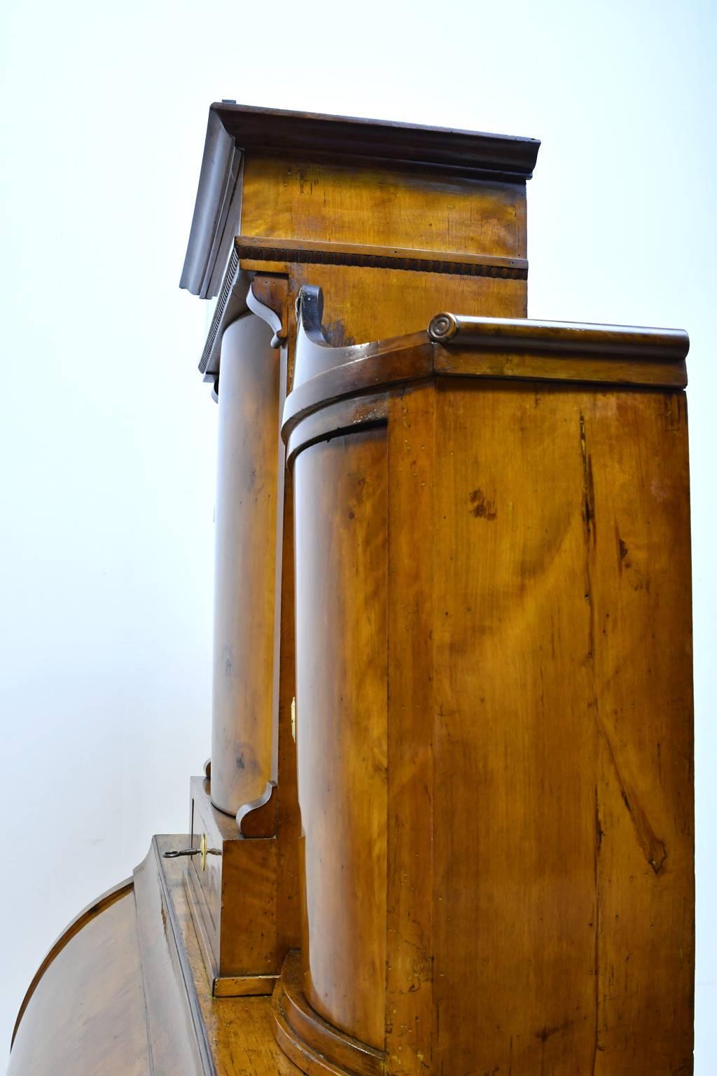 Secreter Imperio escandinavo de abedul del siglo XIX con librería, c. 1820 Abedul en venta