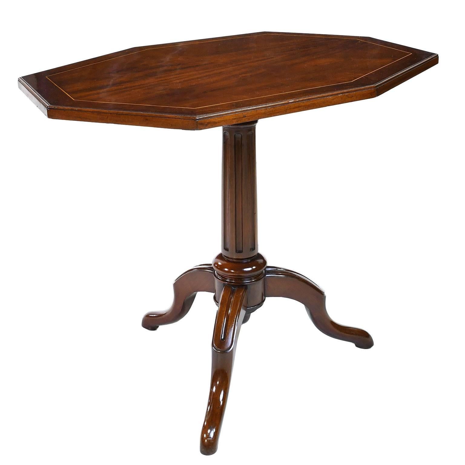 Mid-19th Century 19th Century English Elongated Octagonal Tripod Tilt Top Table in Mahogany