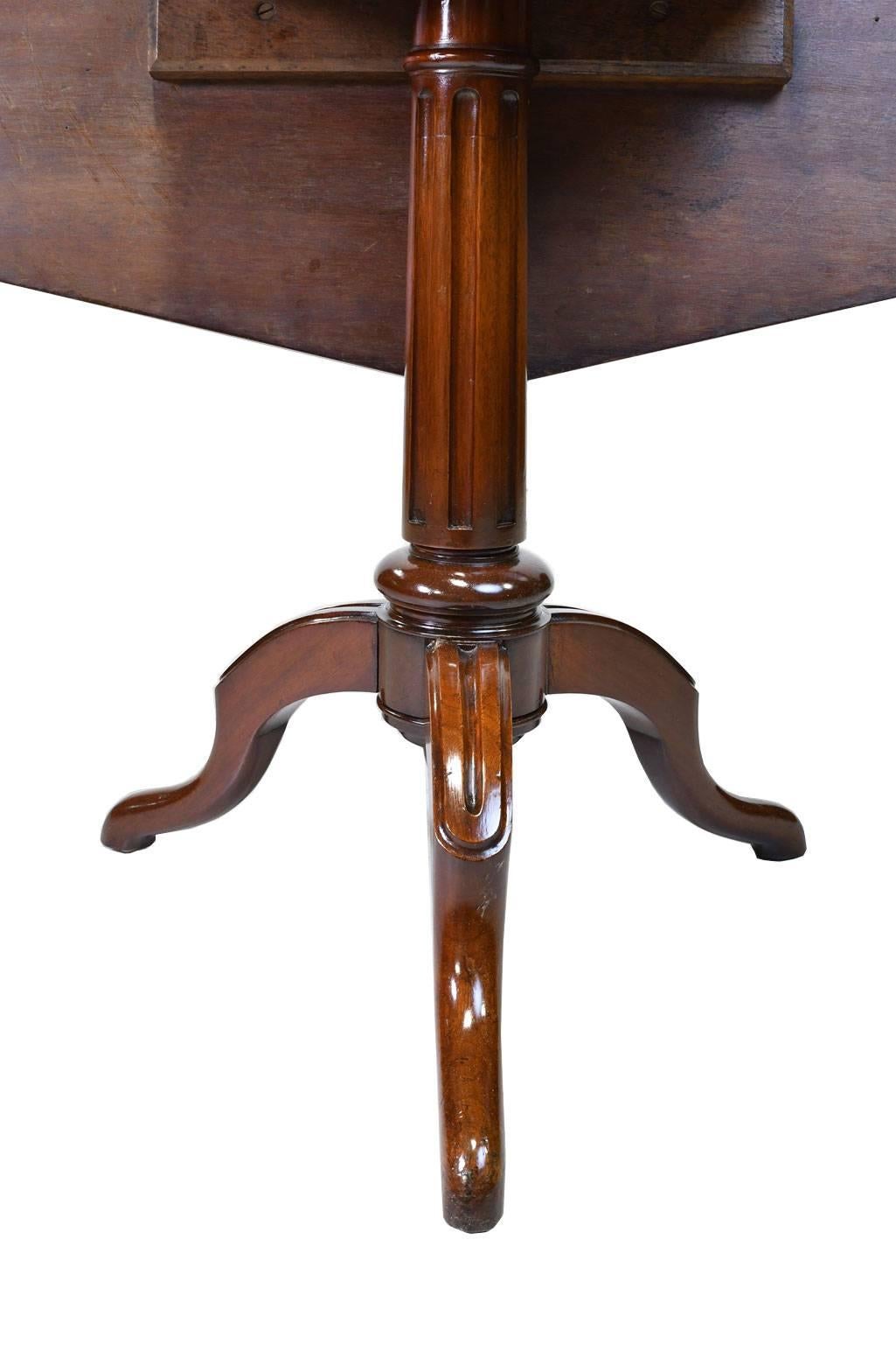 19th Century English Elongated Octagonal Tripod Tilt Top Table in Mahogany 4