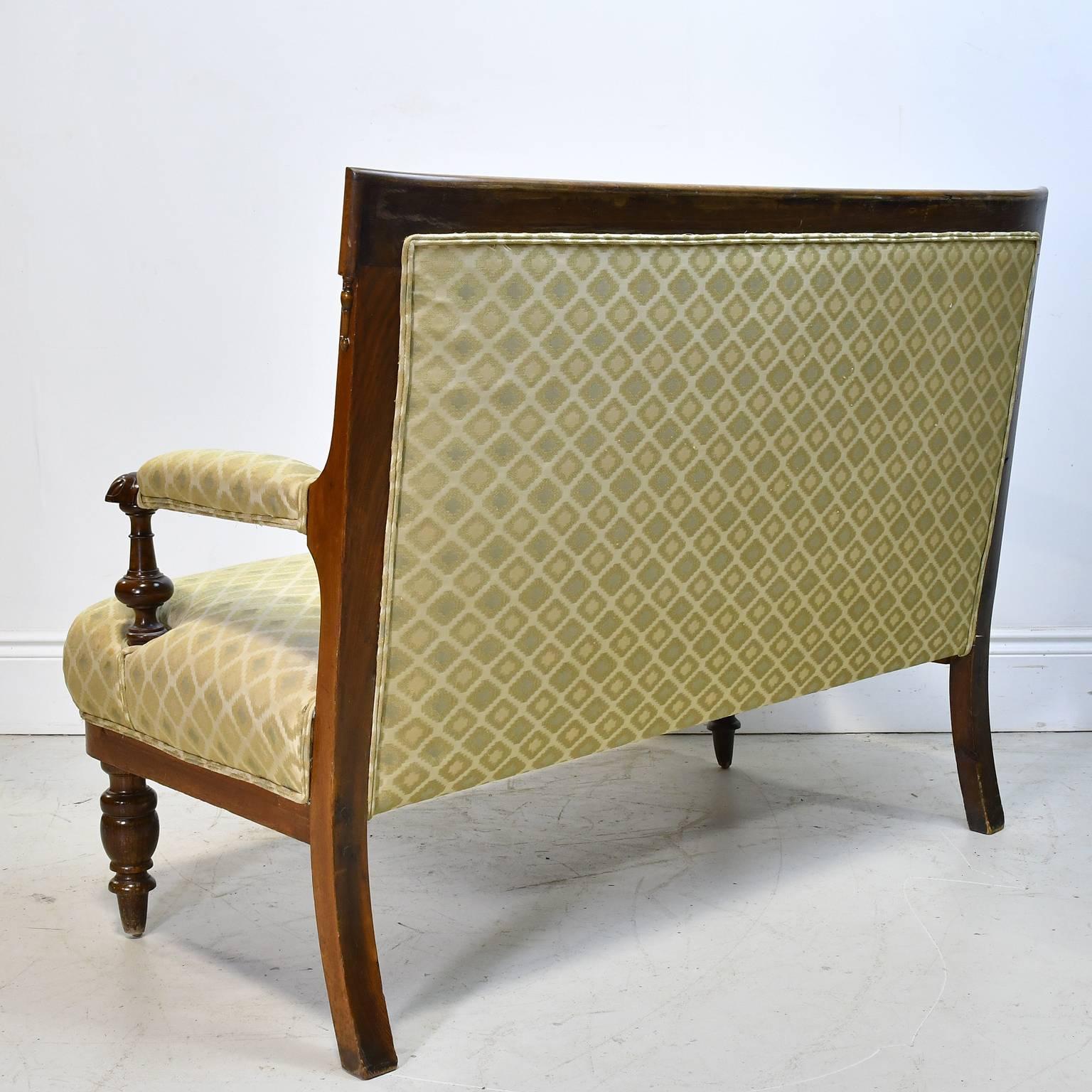 Hand-Carved 19th Century Danish Canapé Sofa Settee Loveseat in Walnut with Upholstery For Sale