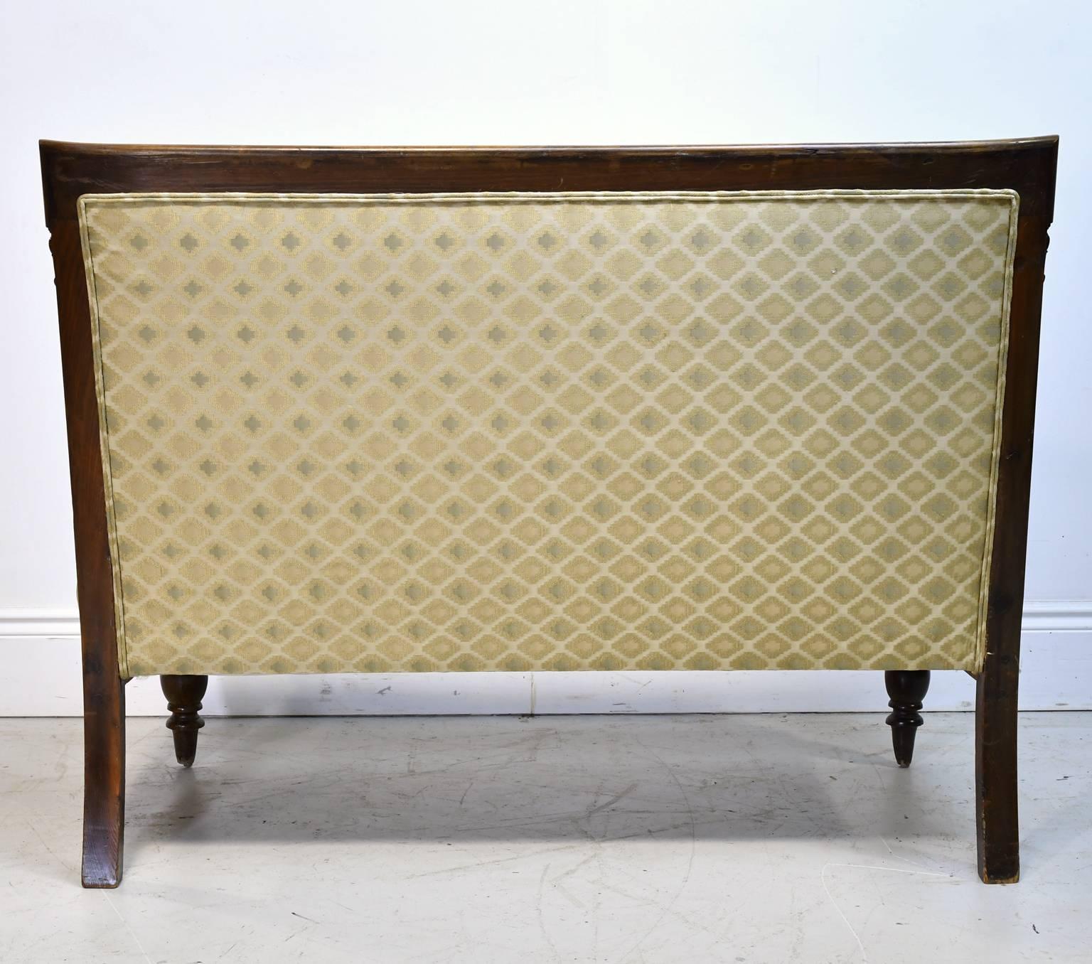 19th Century Danish Canapé Sofa Settee Loveseat in Walnut with Upholstery In Good Condition For Sale In Miami, FL