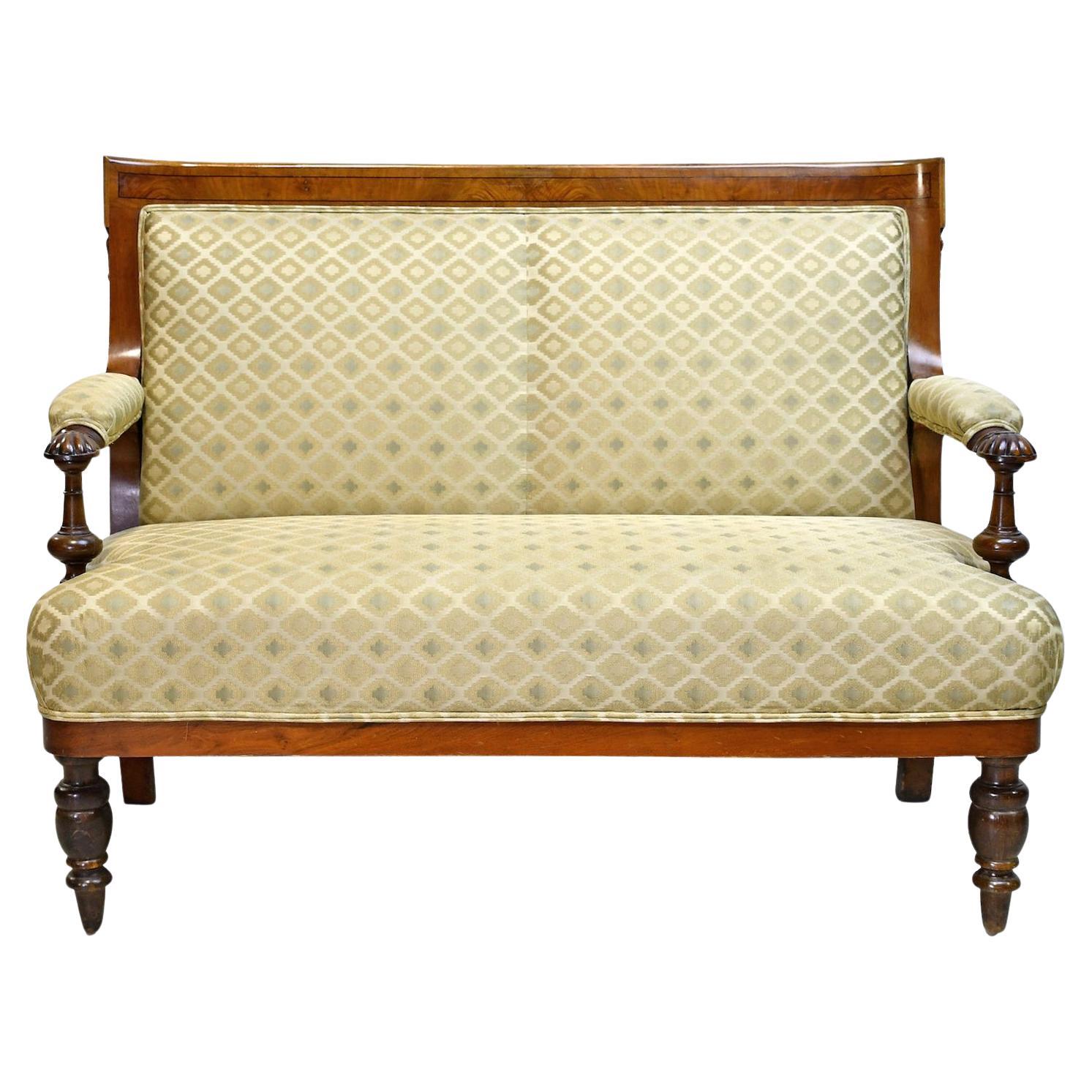 Canapé danois du 19ème siècle Canapé Loveseat en noyer avec tapisserie d'ameublement