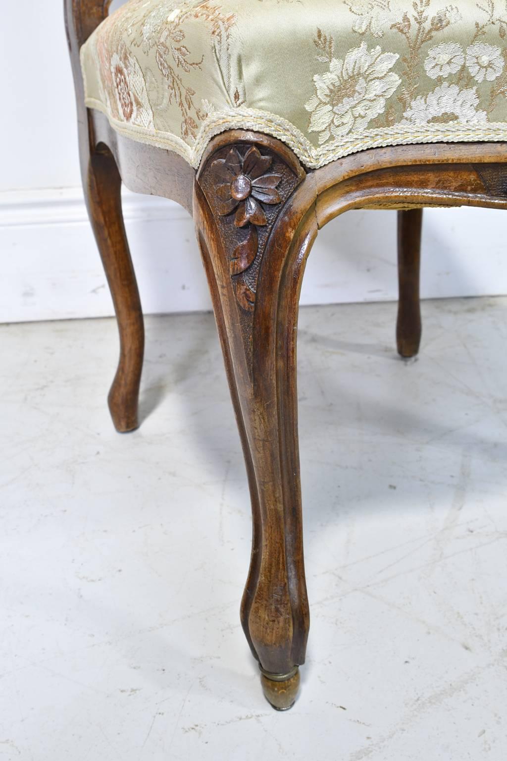 Louis XV Style Side Chair in Walnut with Upholstered Back and Seat, circa 1860 For Sale 1