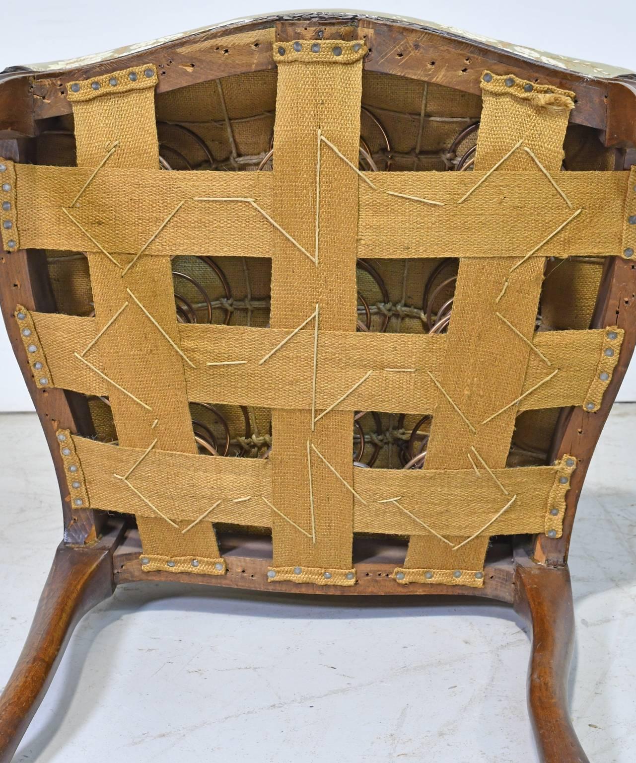Chaise d'appoint de style Louis XV en noyer avec dossier et assise tapissés, vers 1860 en vente 3