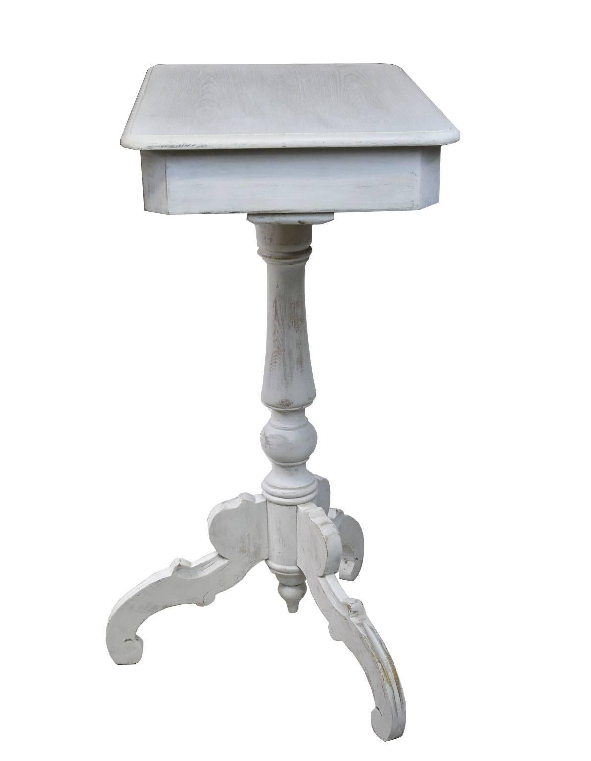Swedish Gustavian End Table on Tri-foot Pedestal w/ Grey/White Paint, c. 1825 In Good Condition For Sale In Miami, FL
