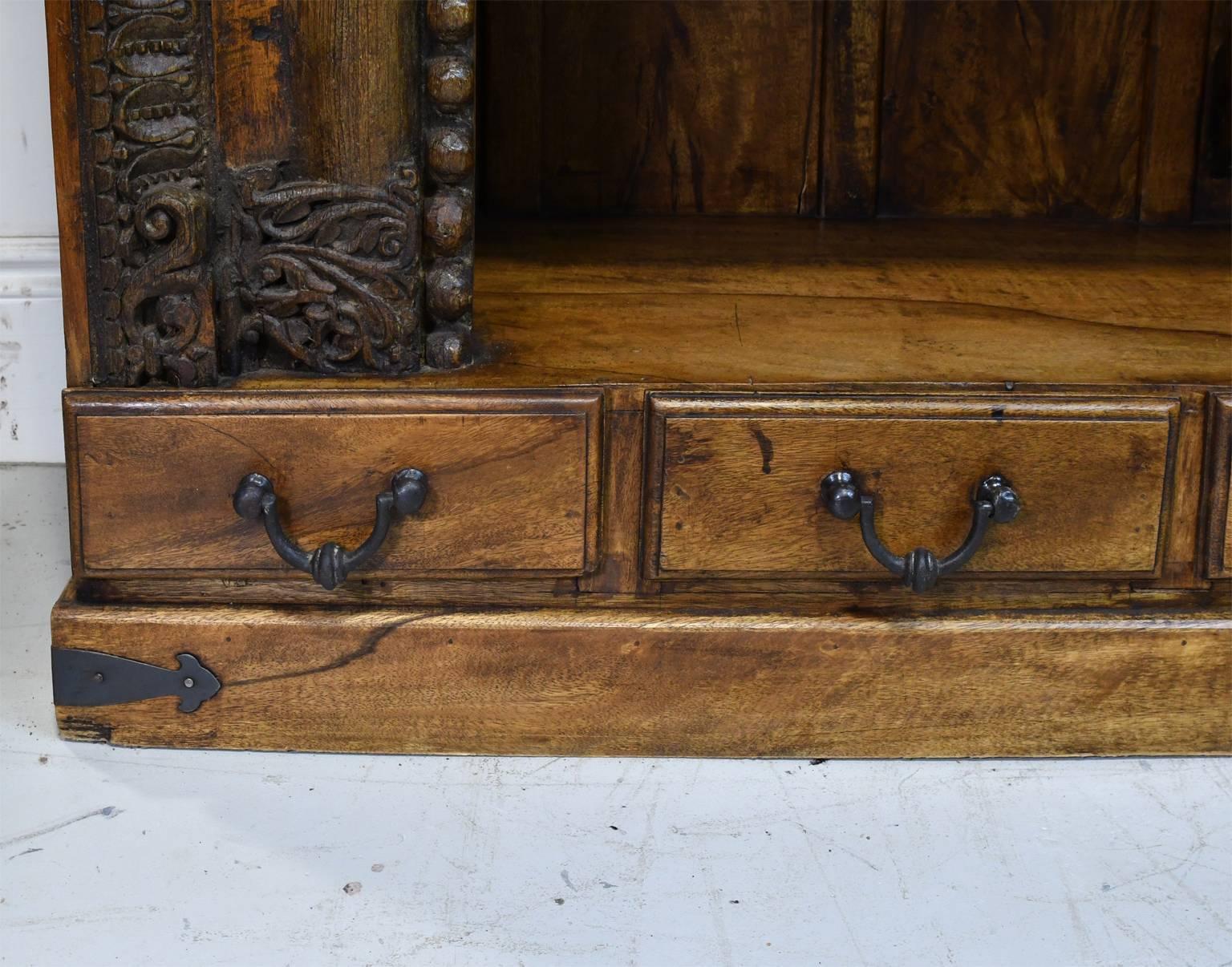 20th Century Long Open Asian Bookcase in Teak with Carved Foliage and Flowers In Good Condition In Miami, FL
