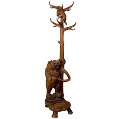 Carved Wood Bear Hallstand, Swiss Brienz, circa 1900 2