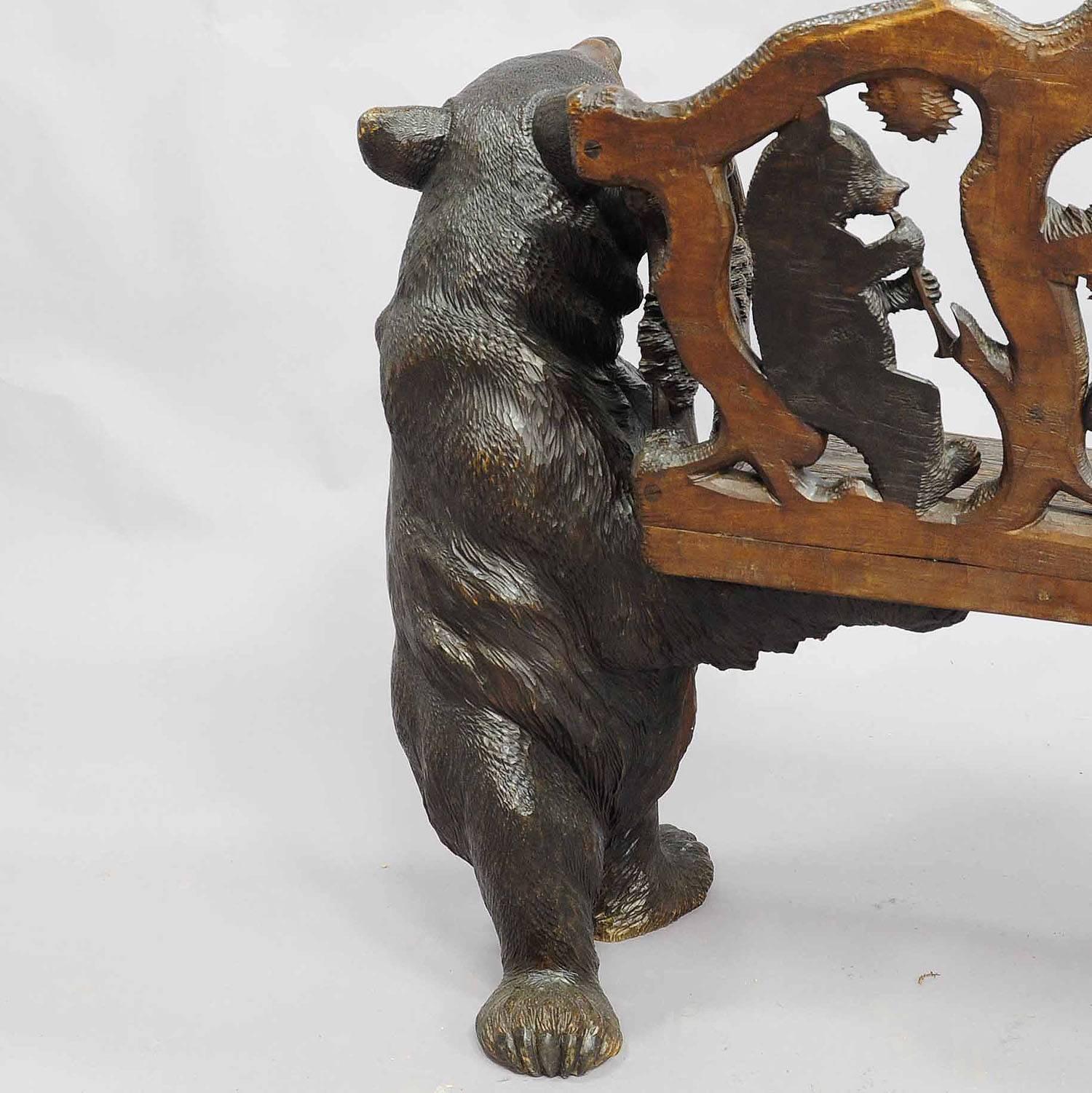 Antique Carved Wood Bear Bench, Swiss Brienz, circa 1900 In Excellent Condition In Berghuelen, DE