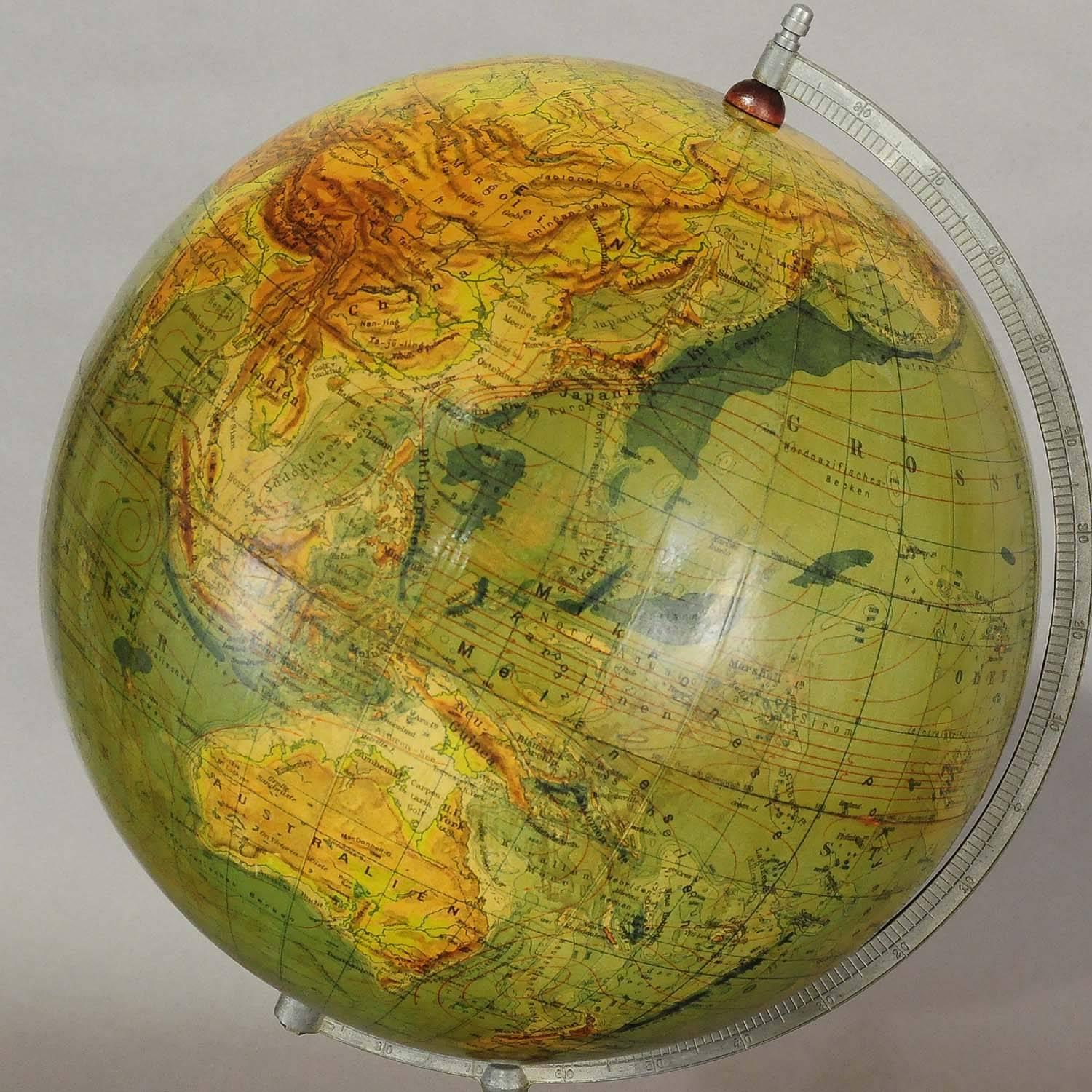 Antique Physical Earth Globe by Paul Raeth, Leipzig In Excellent Condition In Berghuelen, DE