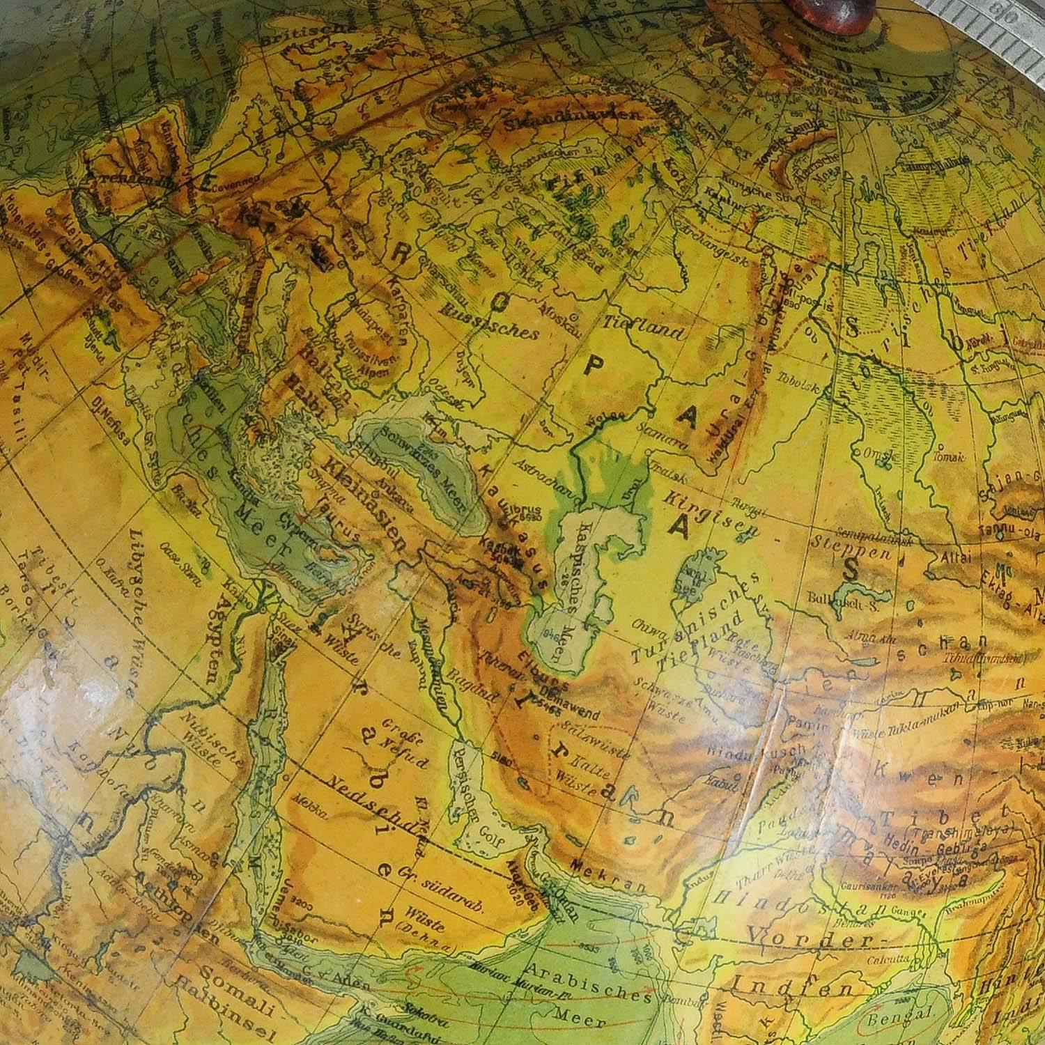Antique Physical Earth Globe by Paul Raeth, Leipzig 2