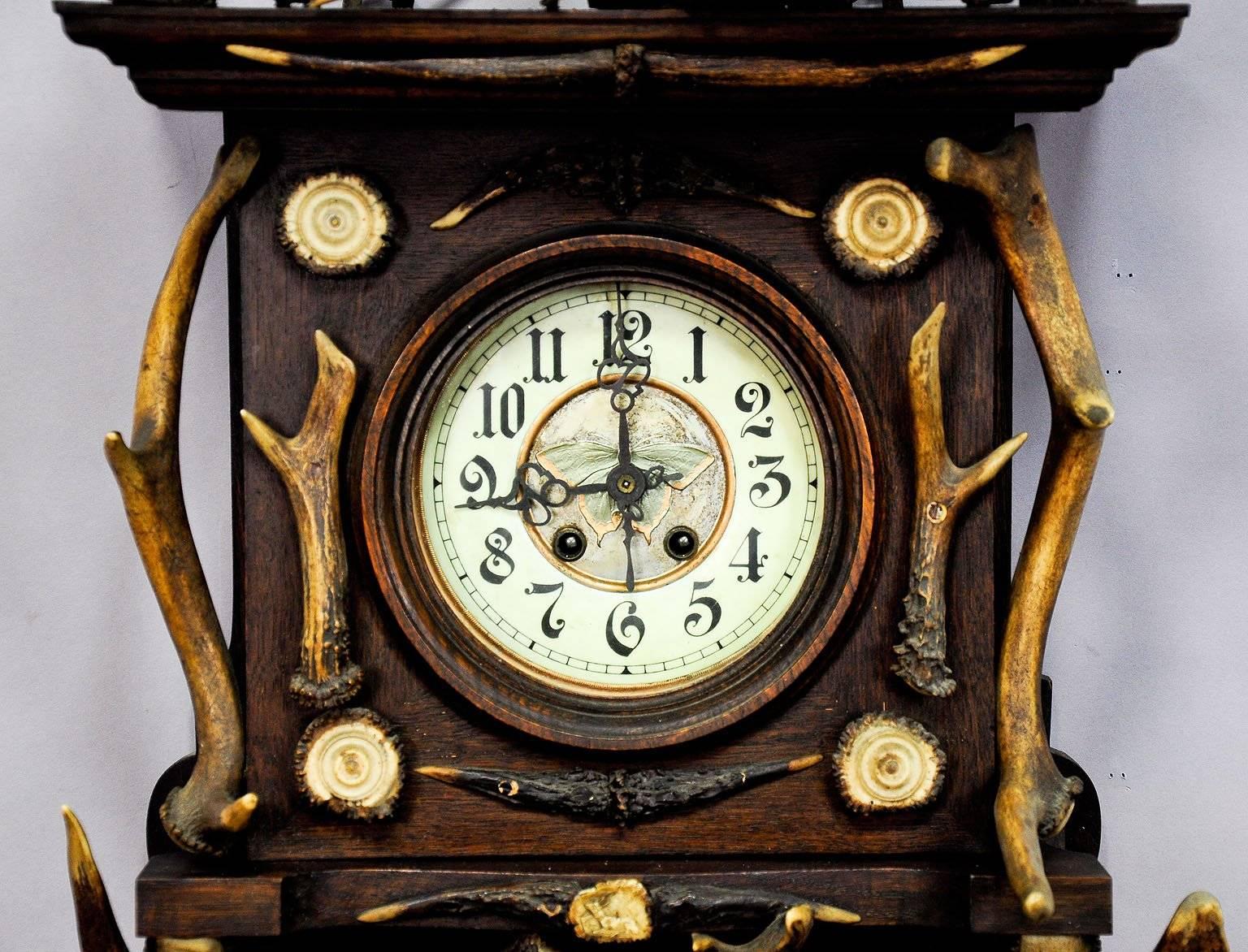 Antique Black Forest Antler Clock Regulator, 1900 In Excellent Condition In Berghuelen, DE