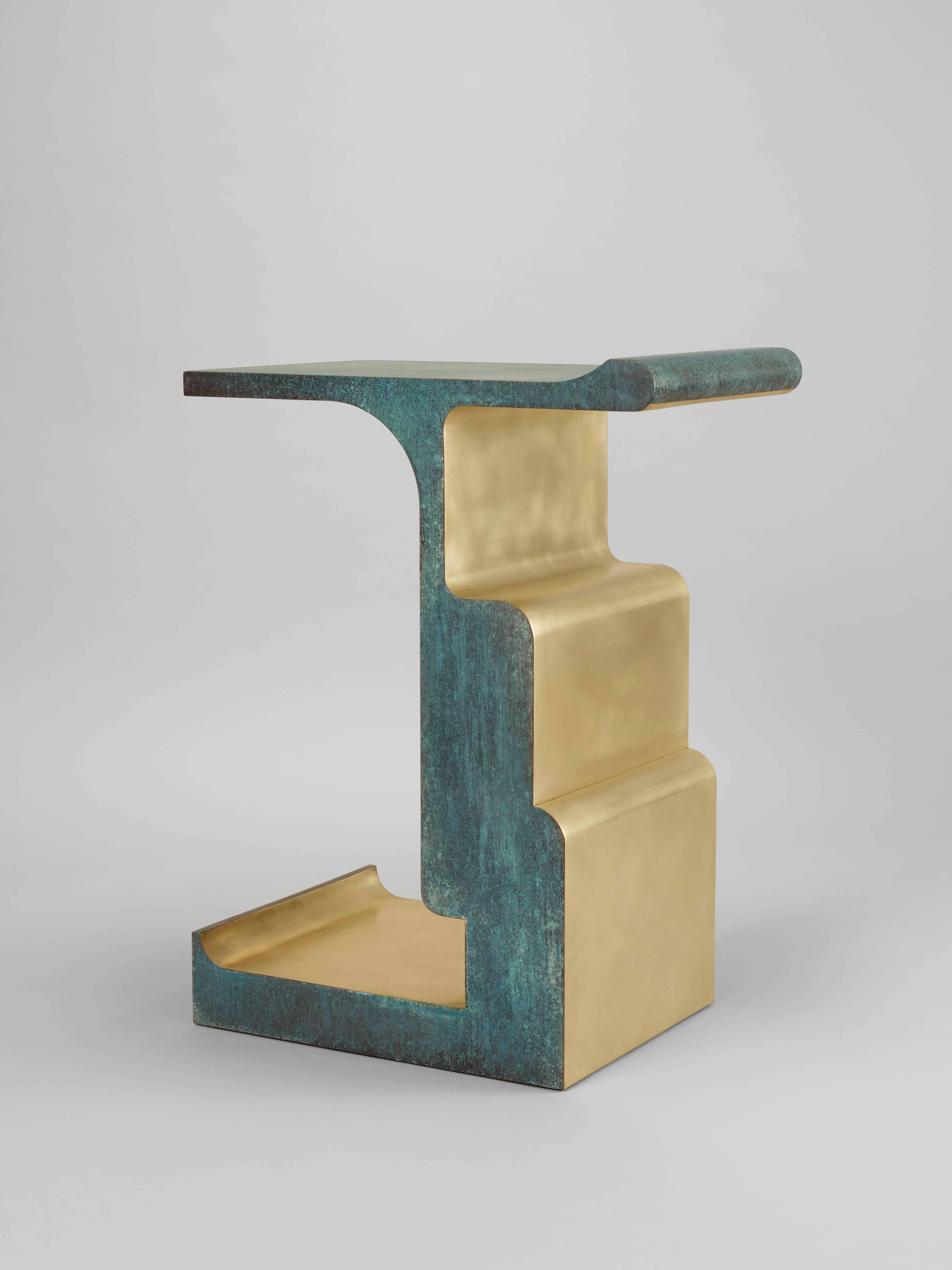 ‘Xiangsheng Side Table #2', an Oxidized and Brushed Bronze Table by Design MVW In Excellent Condition In Paris, FR