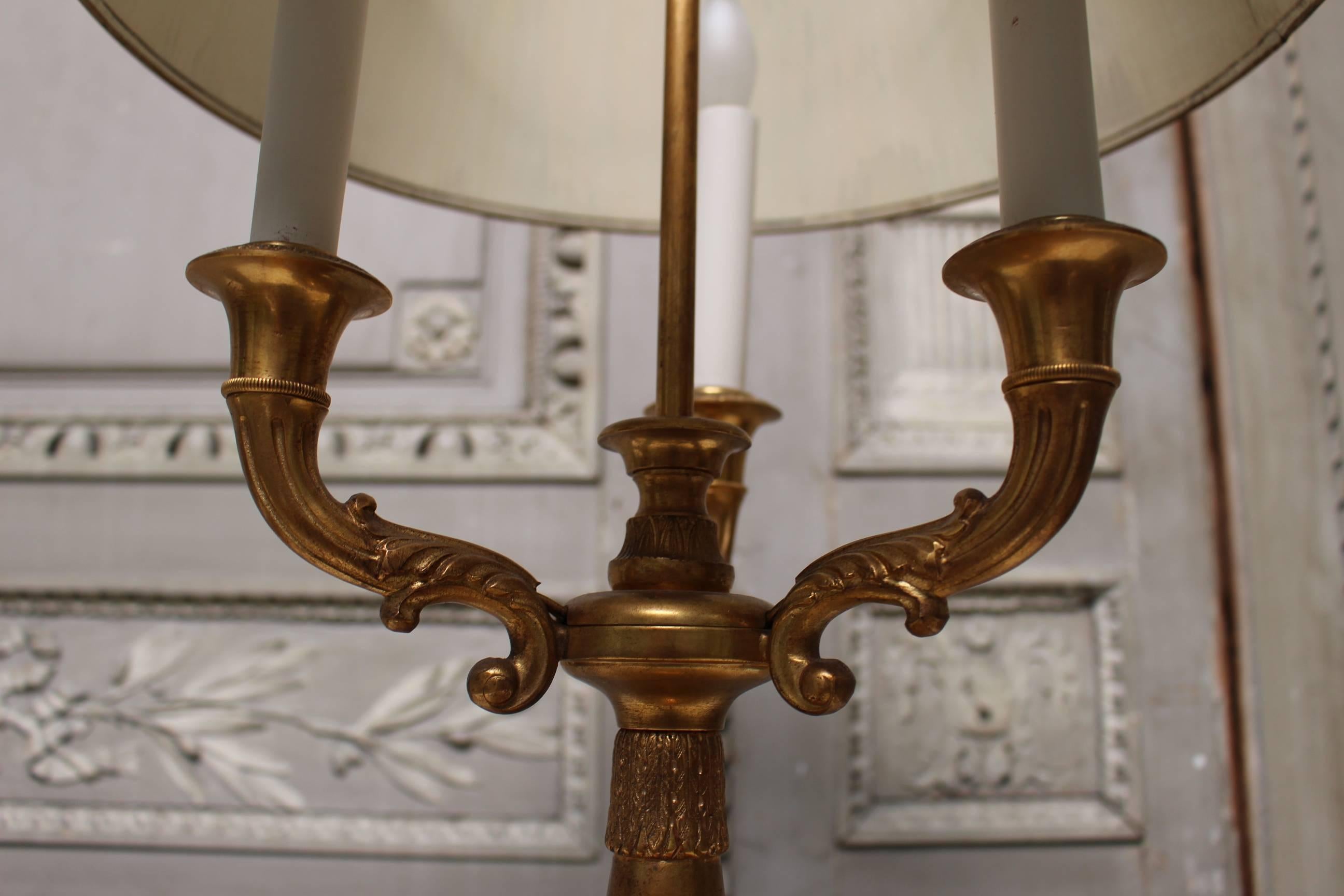 A French Bronze and Tole Bouillotte Lamp In Good Condition In Dallas, TX