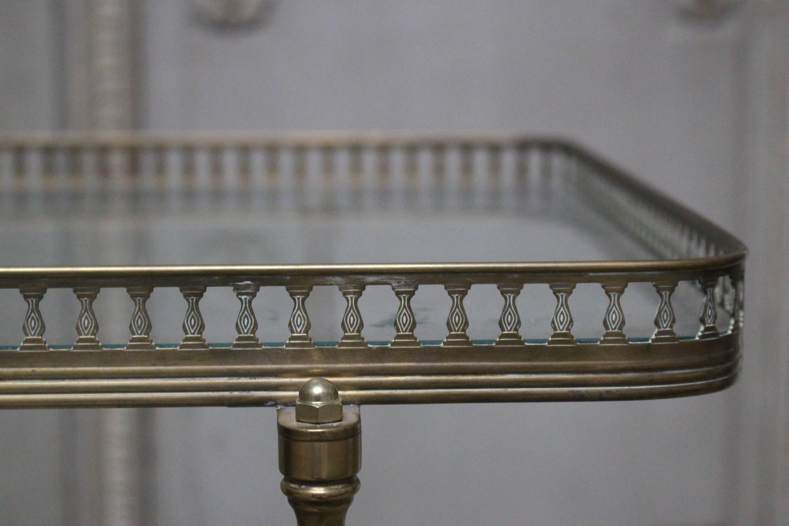 Early 20th Century English Brass and Glass Bar Cart For Sale 4