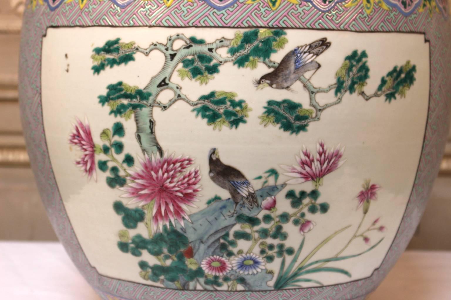 Late 19th Century Chinese Porcelain Fish Bowl In Good Condition In Dallas, TX