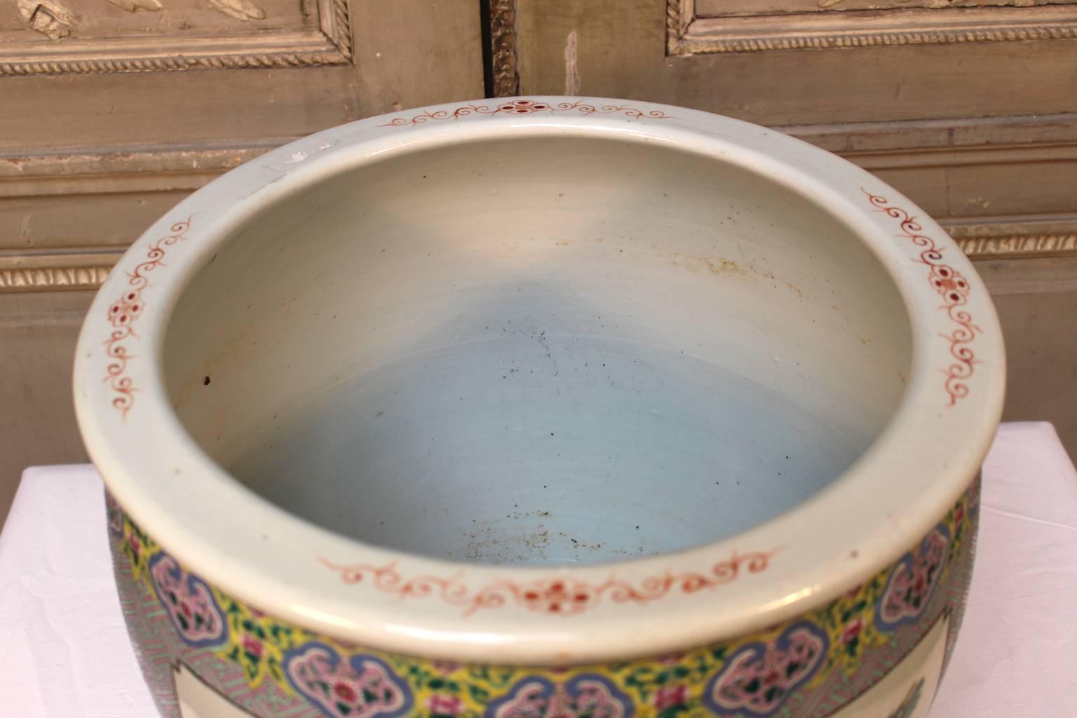 Late 19th Century Chinese Porcelain Fish Bowl 2