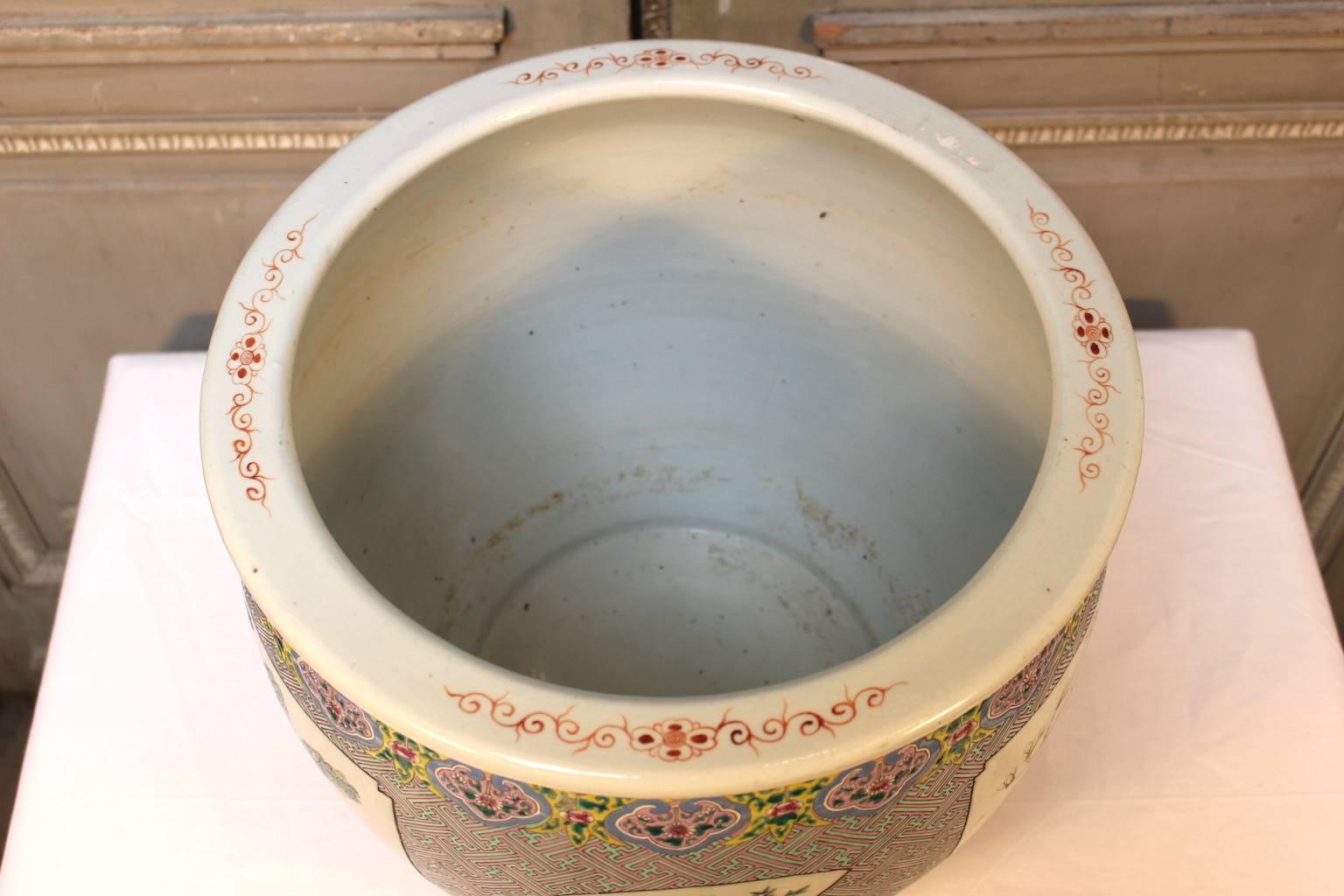 Late 19th Century Chinese Porcelain Fish Bowl 4