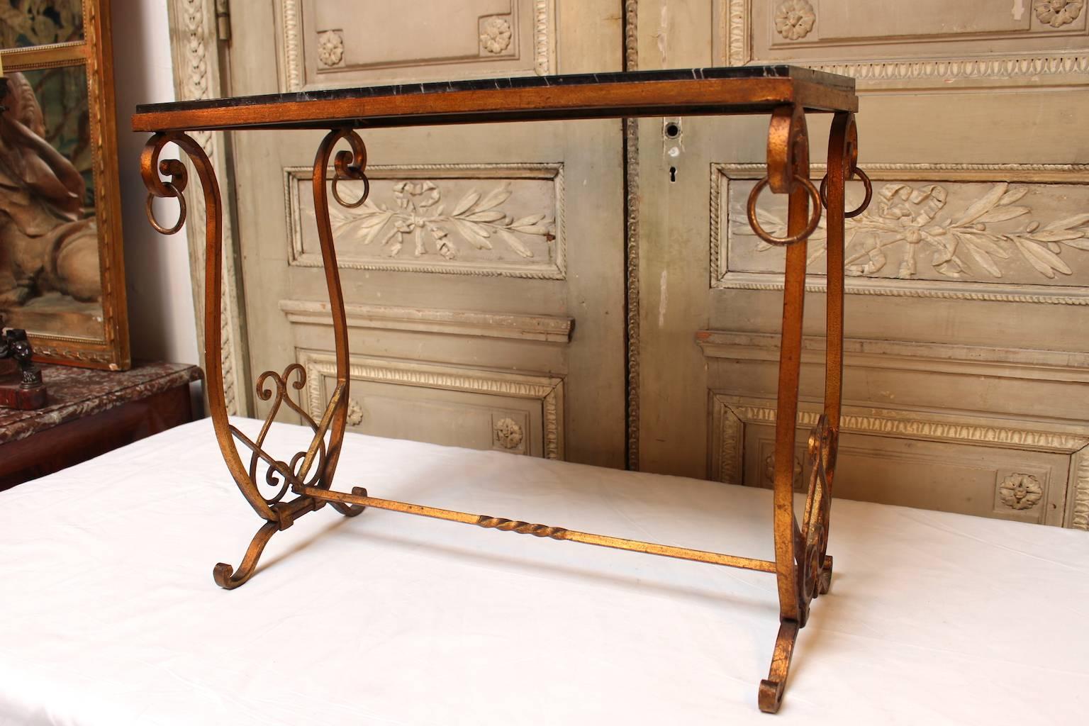 French Gilded Iron Table with Marble Top In Good Condition For Sale In Dallas, TX