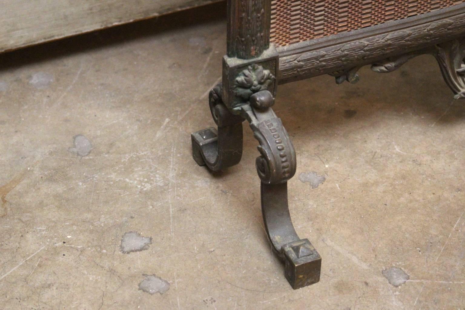 Bronze-Kaminschirm im Louis-XVI.-Stil mit Leier-Design im Zustand „Gut“ im Angebot in Dallas, TX