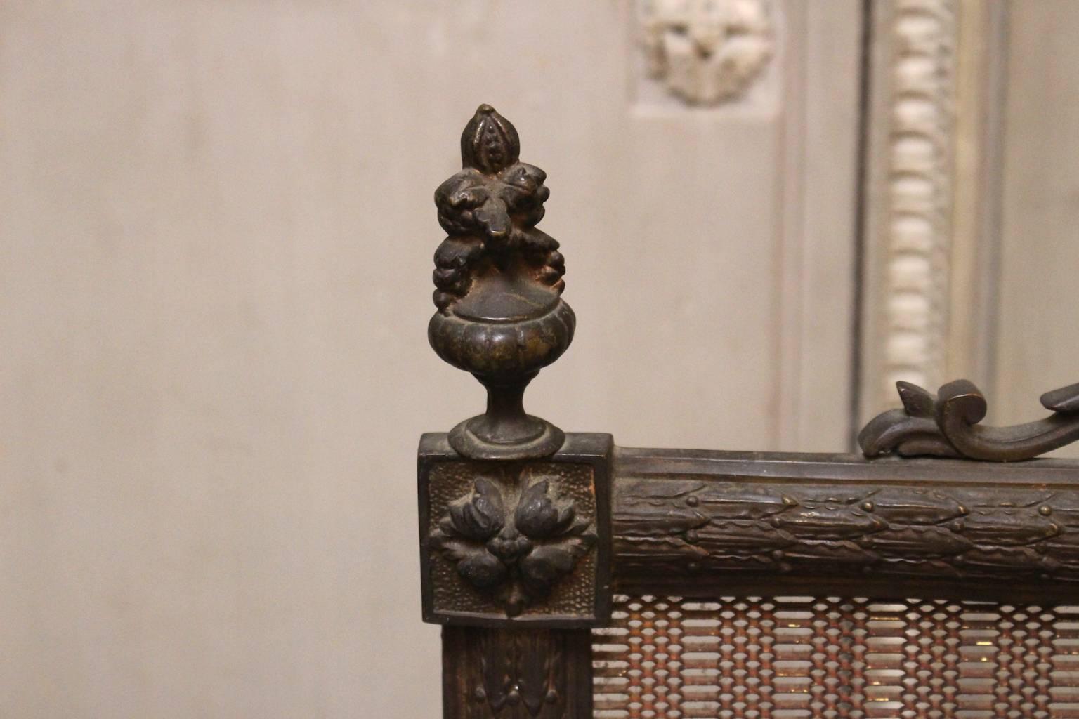Bronze-Kaminschirm im Louis-XVI.-Stil mit Leier-Design im Angebot 3