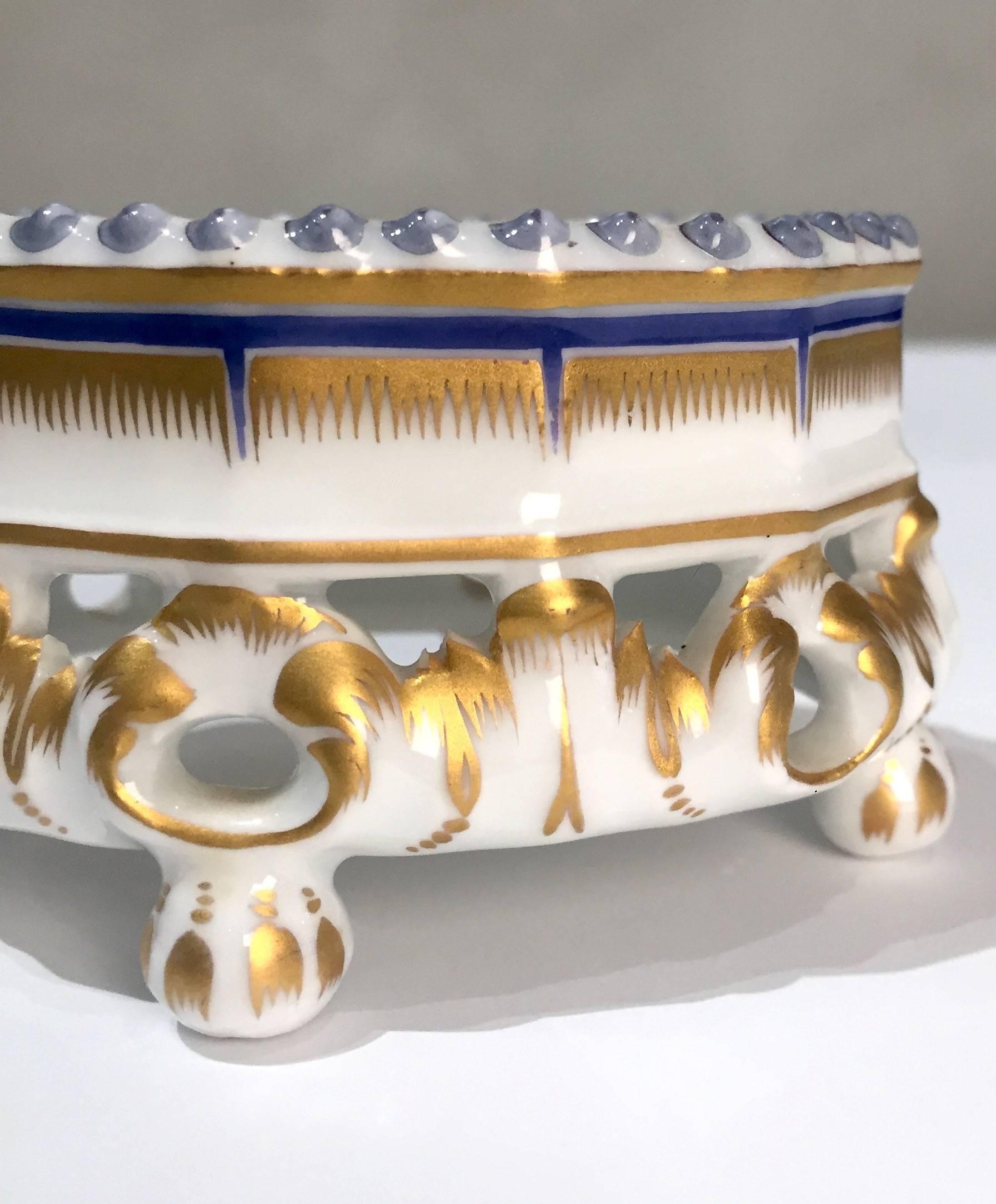 19th Century Nymphenburg Master Salt Cellars, Pair In Good Condition For Sale In San Francisco, CA