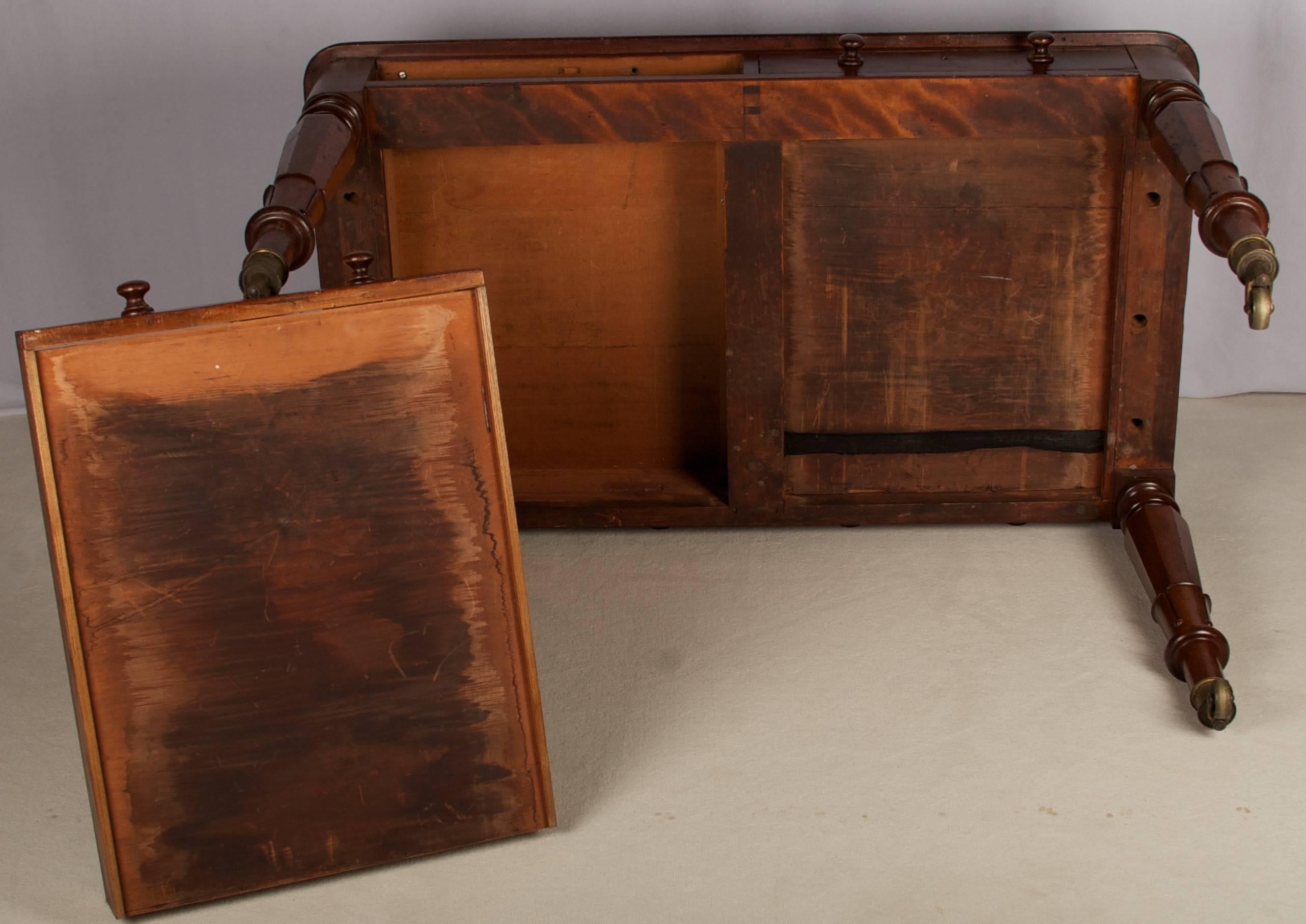 Early 19th Century Regency Mahogany Leather Top Desk 1