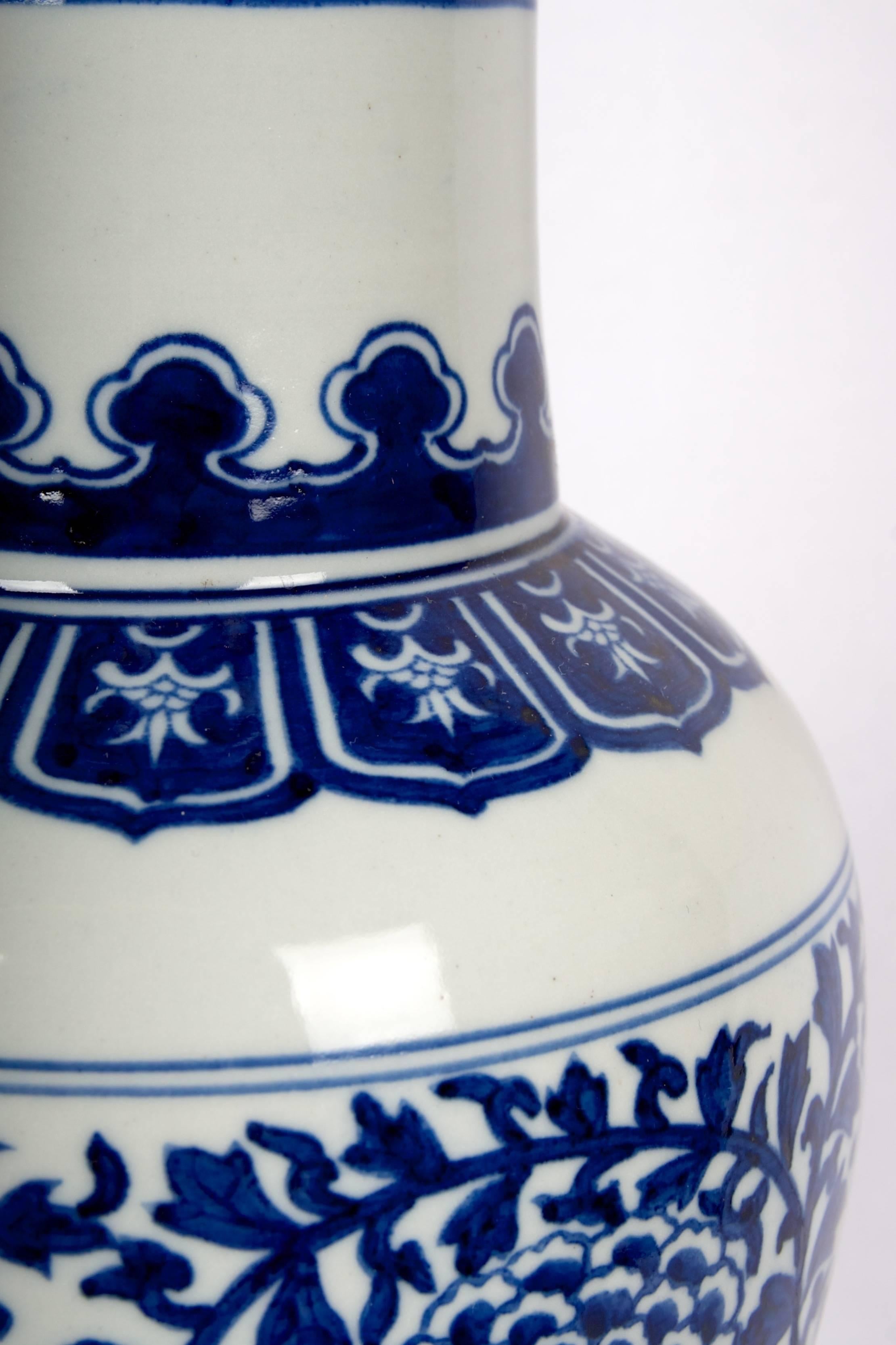 Chinese Blue and White Chrysanthemum Vase, Now a Fine Lamp For Sale