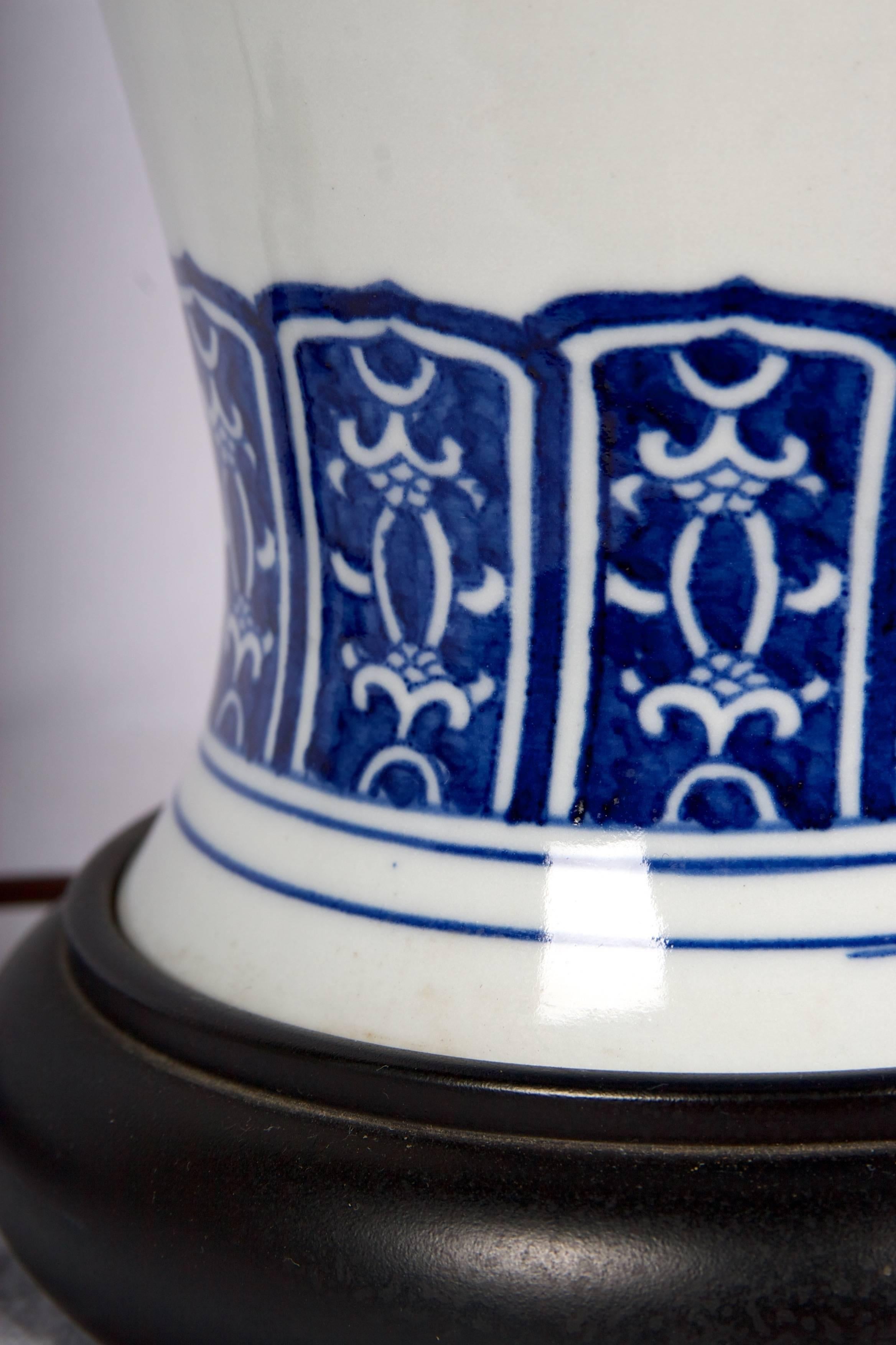Blue and White Chrysanthemum Vase, Now a Fine Lamp In Good Condition For Sale In San Francisco, CA