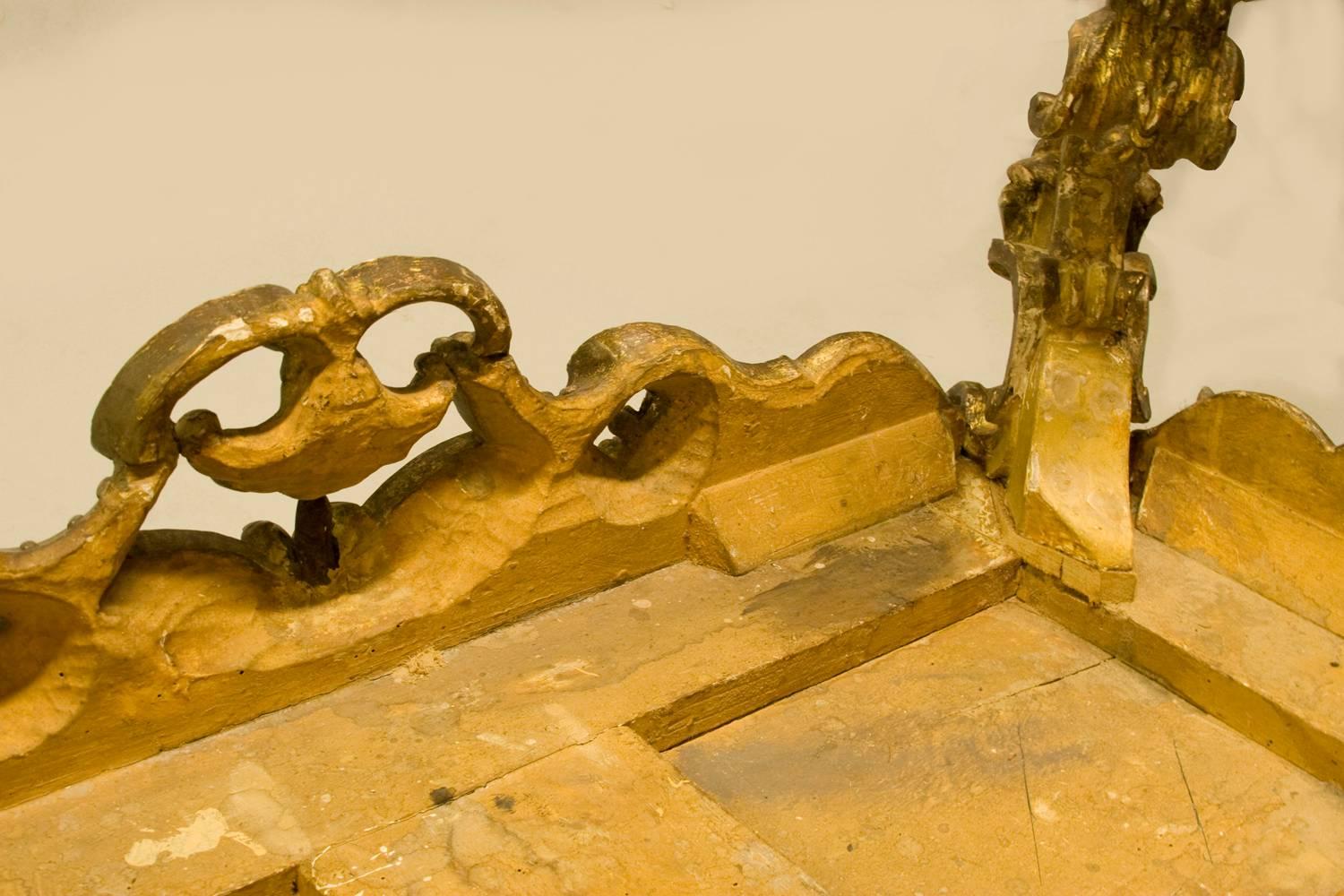 Console italienne rococo peinte et dorée en vente 2