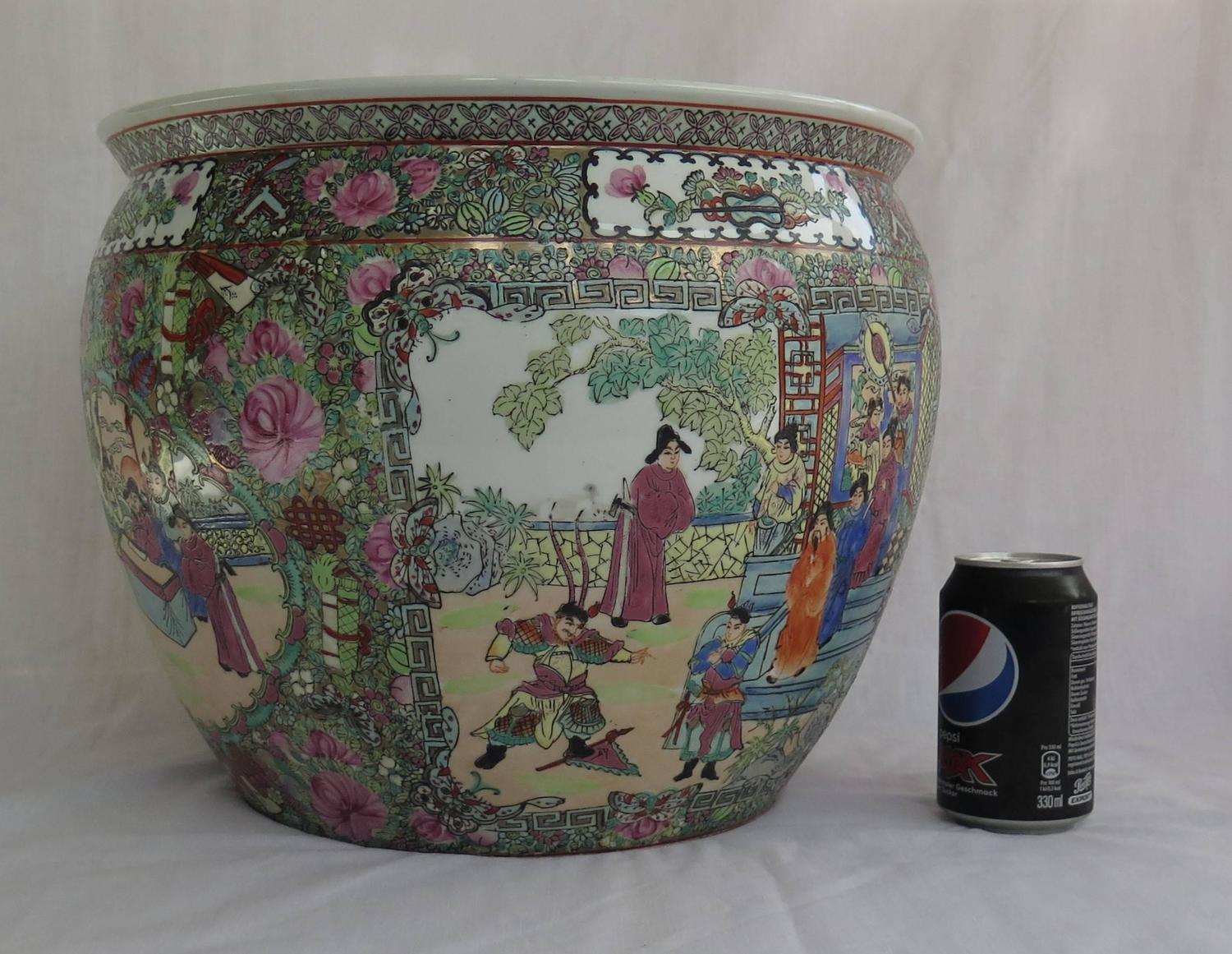 Large CHINESE Porcelain Fish Bowl or JARDINIE ̀RE, Famille Rose