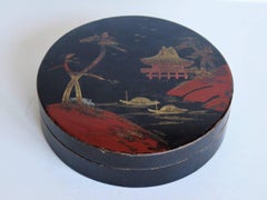 Japanese laquered Papier Mâché Circular Lidded Box Hand-Painted, circa 1910