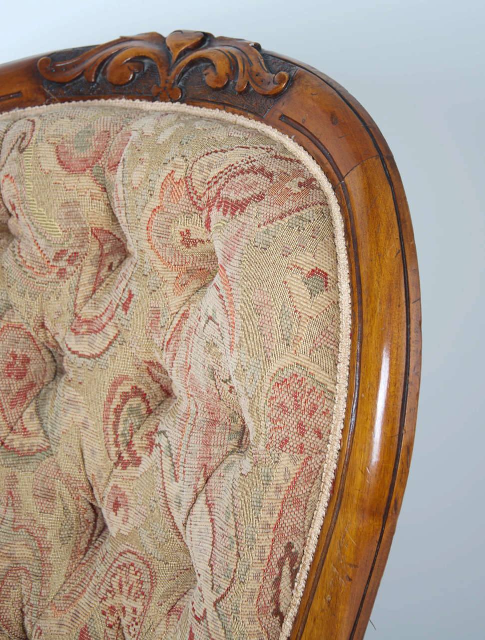 Tissage Fauteuil ouvert à dossier en cuillère, milieu du 19e siècle Noyer, anglais victorien vers 1850 en vente