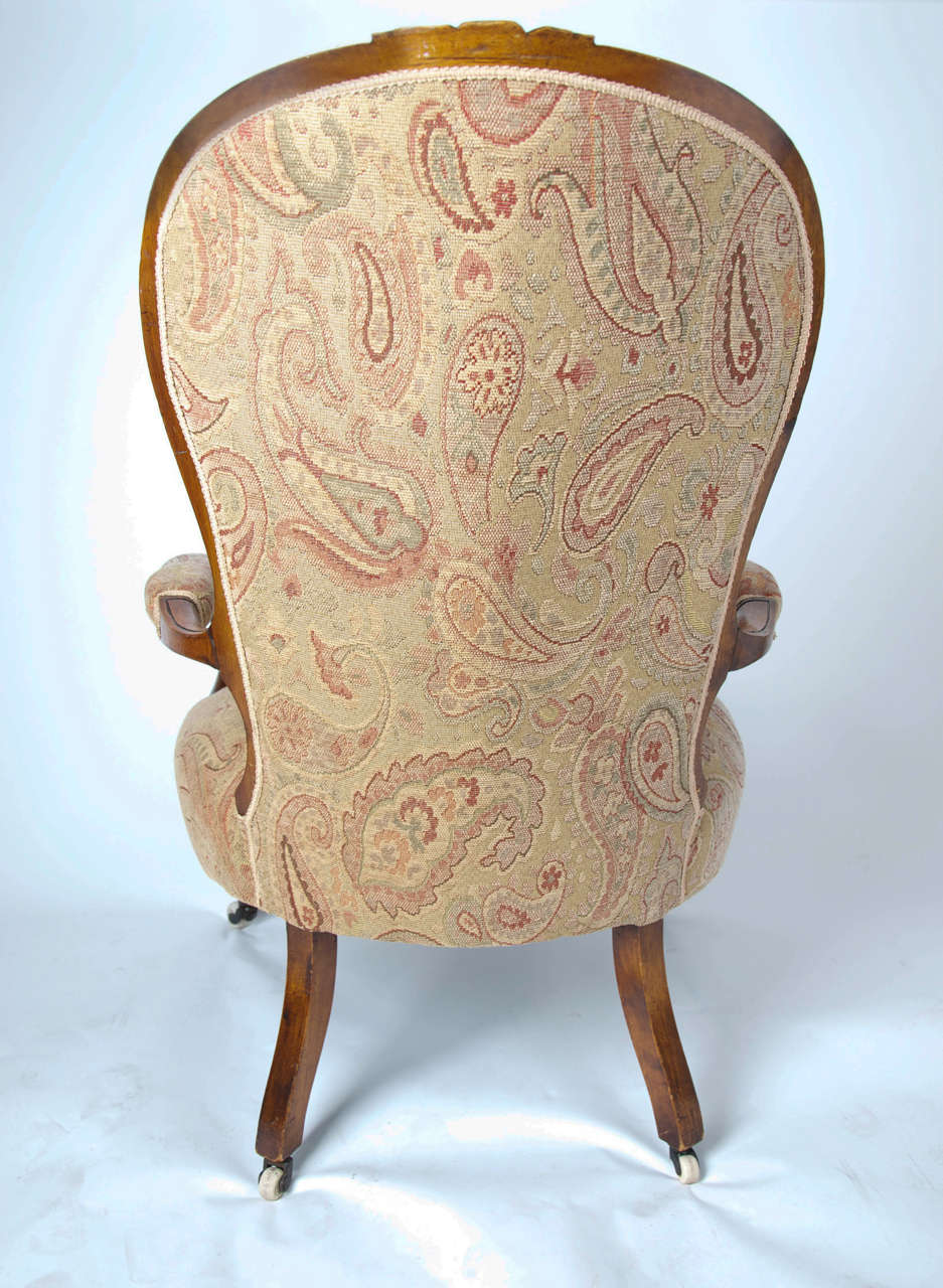 Mid-19th Century Spoonback Open Armchair Walnut, English circa 1850 For Sale 1