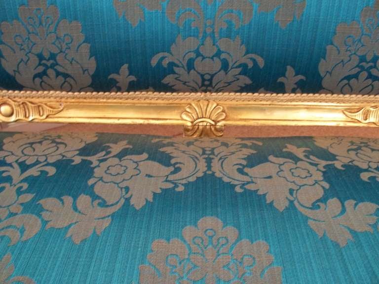 Elegantes elegantes Sofa oder Sofa im Louis XV-Stil aus vergoldetem Holz, neu gepolstert, englisch um 1850 (Damast)