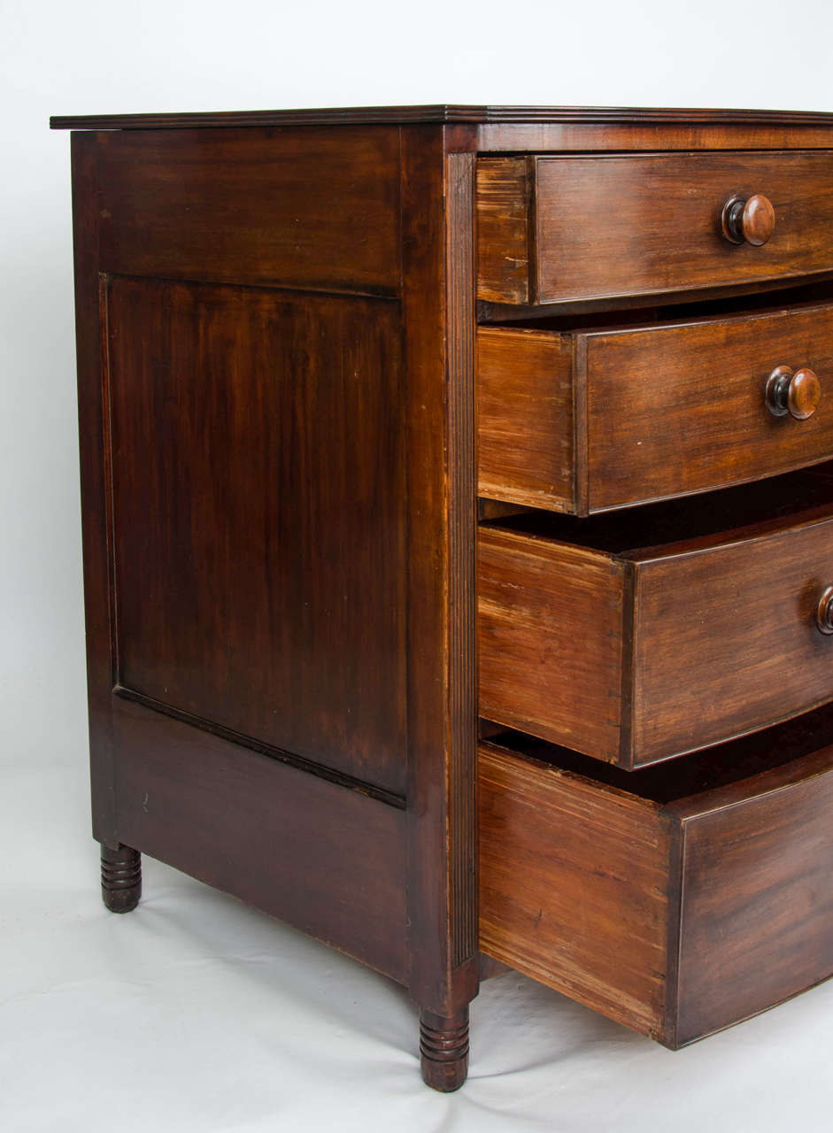 Georgian Regency Period Bow Fronted Chest with Reeded Detail, English circa 1825 In Good Condition For Sale In Lincoln, Lincolnshire