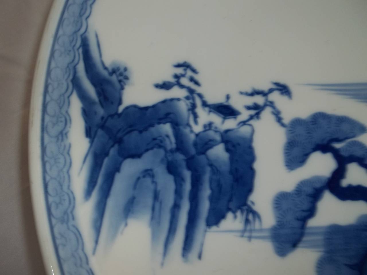 Large Japanese Blue and White Charger Plate Porcelain, Signed In Good Condition In Lincoln, Lincolnshire