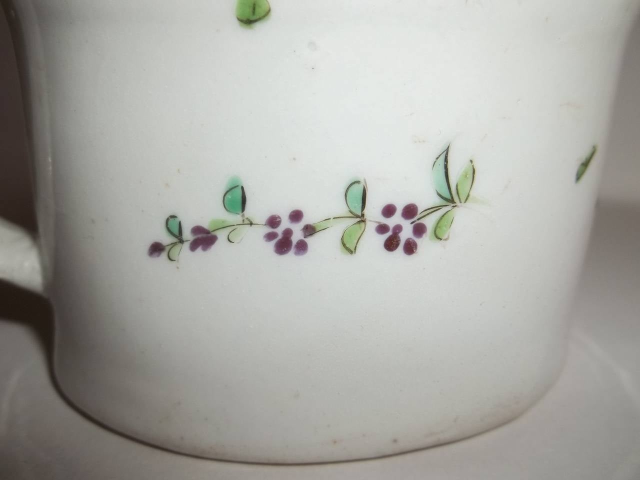 Georgian John Rose Coalport Milk Jug hand painted Porcelain, circa 1800 In Good Condition In Lincoln, Lincolnshire