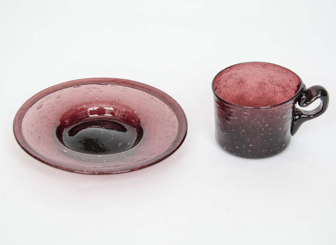 Raros vaso y platillo georgianos de vidrio amatista soplado a mano, hacia 1800 Jorge III en venta