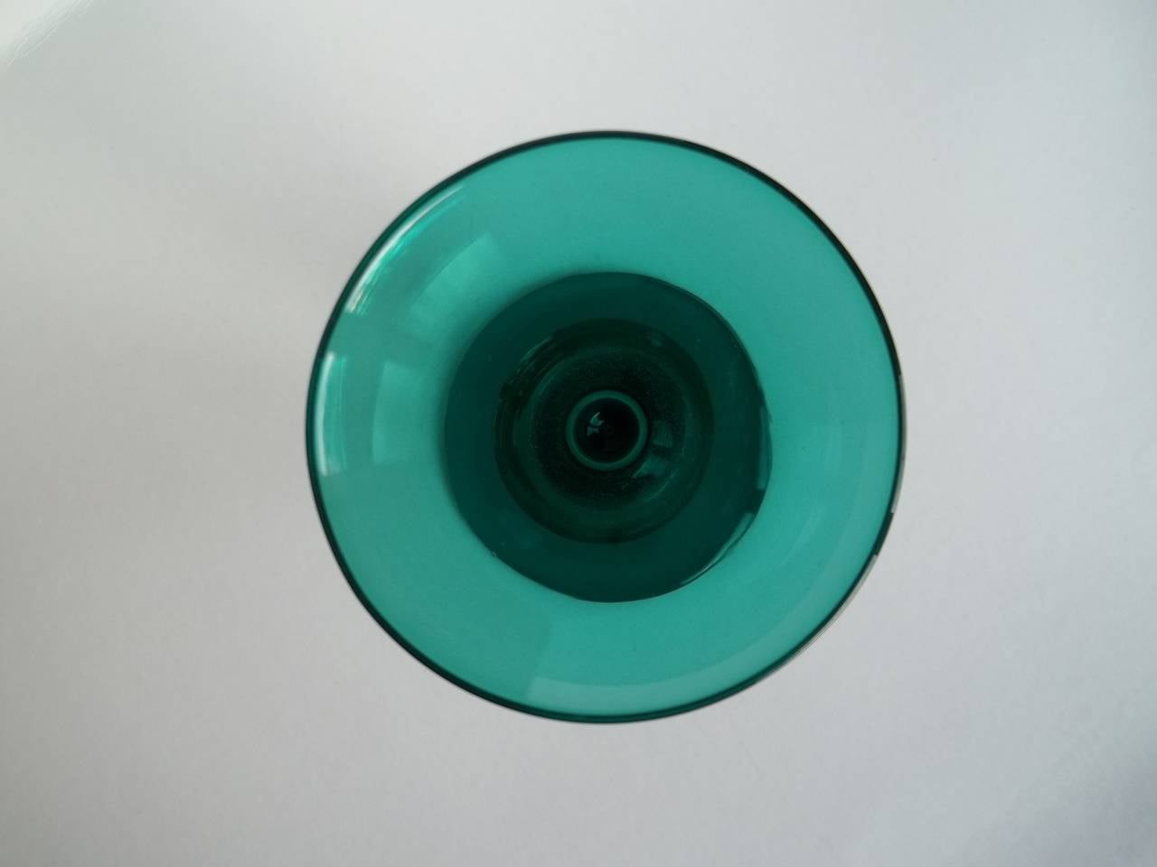 Copa de vino georgiana Bristol Green Bell Bowl Knopped Stem, Inglés, circa 1815 en Bueno estado para la venta en Lincoln, Lincolnshire