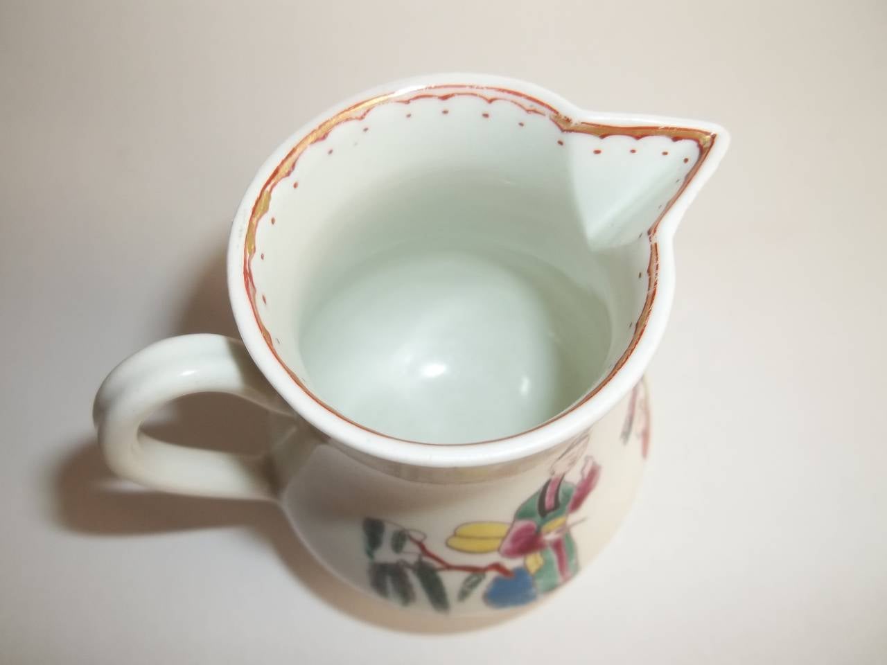First Period Dr. Wall Worcester Milk Jug in Chinese Family Pattern, Circa 1770 In Good Condition In Lincoln, Lincolnshire