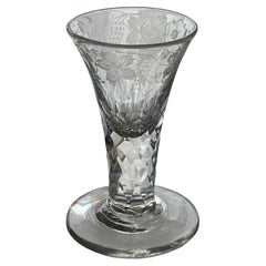 Bicchiere da bevanda in vetro soffiato a mano in stile Jacobite, con rose incise, 1785 circa