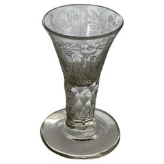 Bicchiere da bevanda in vetro soffiato a mano in stile Jacobite, con rose incise, 1785 circa