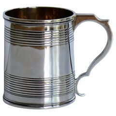 Tasse de baptême géorgienne en argent sterling par Joseph Angell, Londres 1825