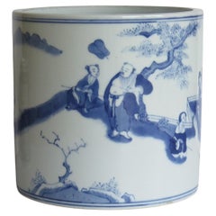 Retro Chinese Export Brush Pot or Bitong Porcelain hand painted,  Qing Circa 1900