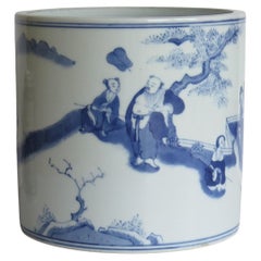 Chinese Export Brush Pot or Bitong Porcelain hand painted, Qing Circa 1900