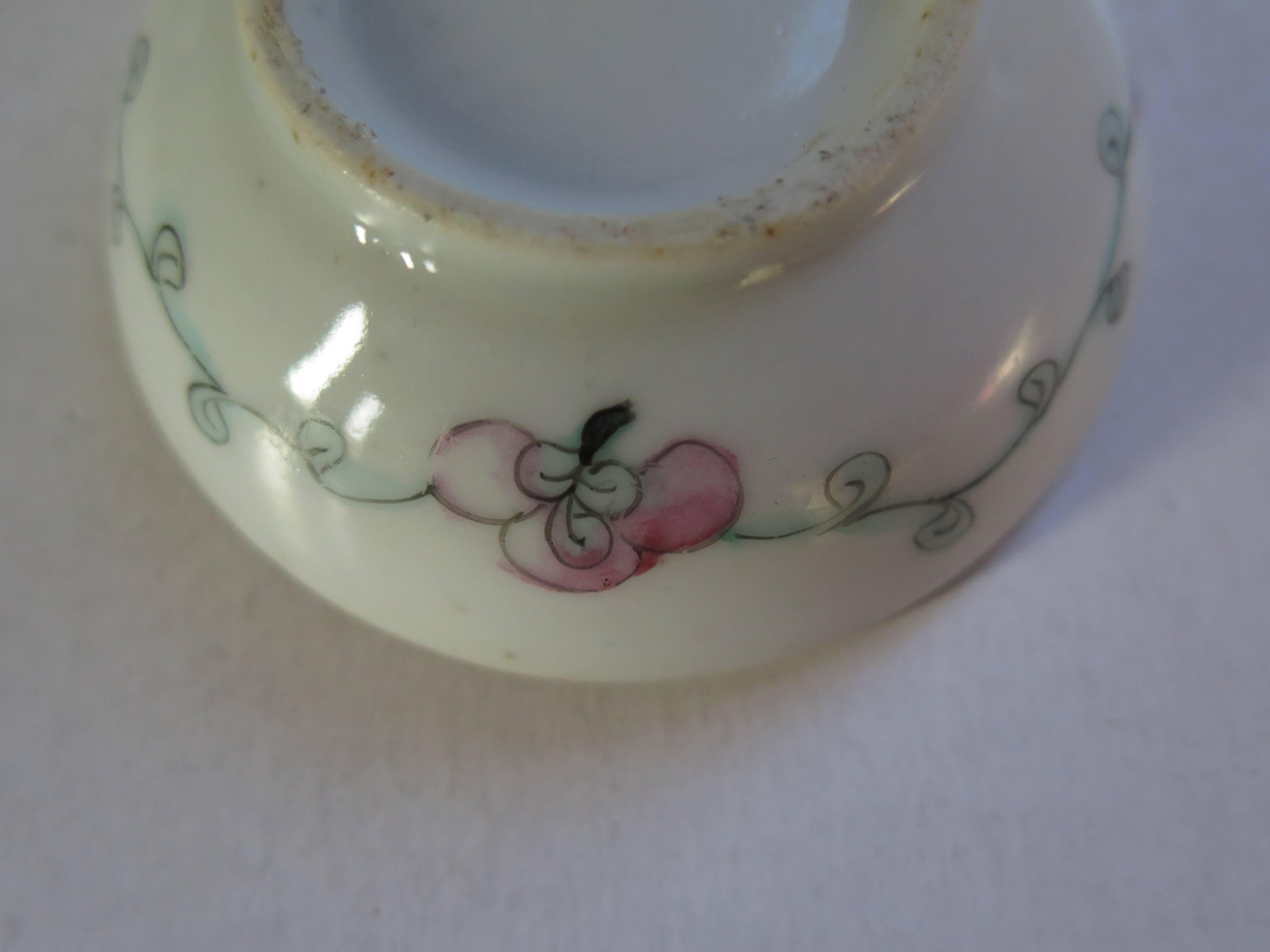 Chinese, Porcelain, Circular LIDDED BOX, Famille Rose, Hand painted, circa 1905 3