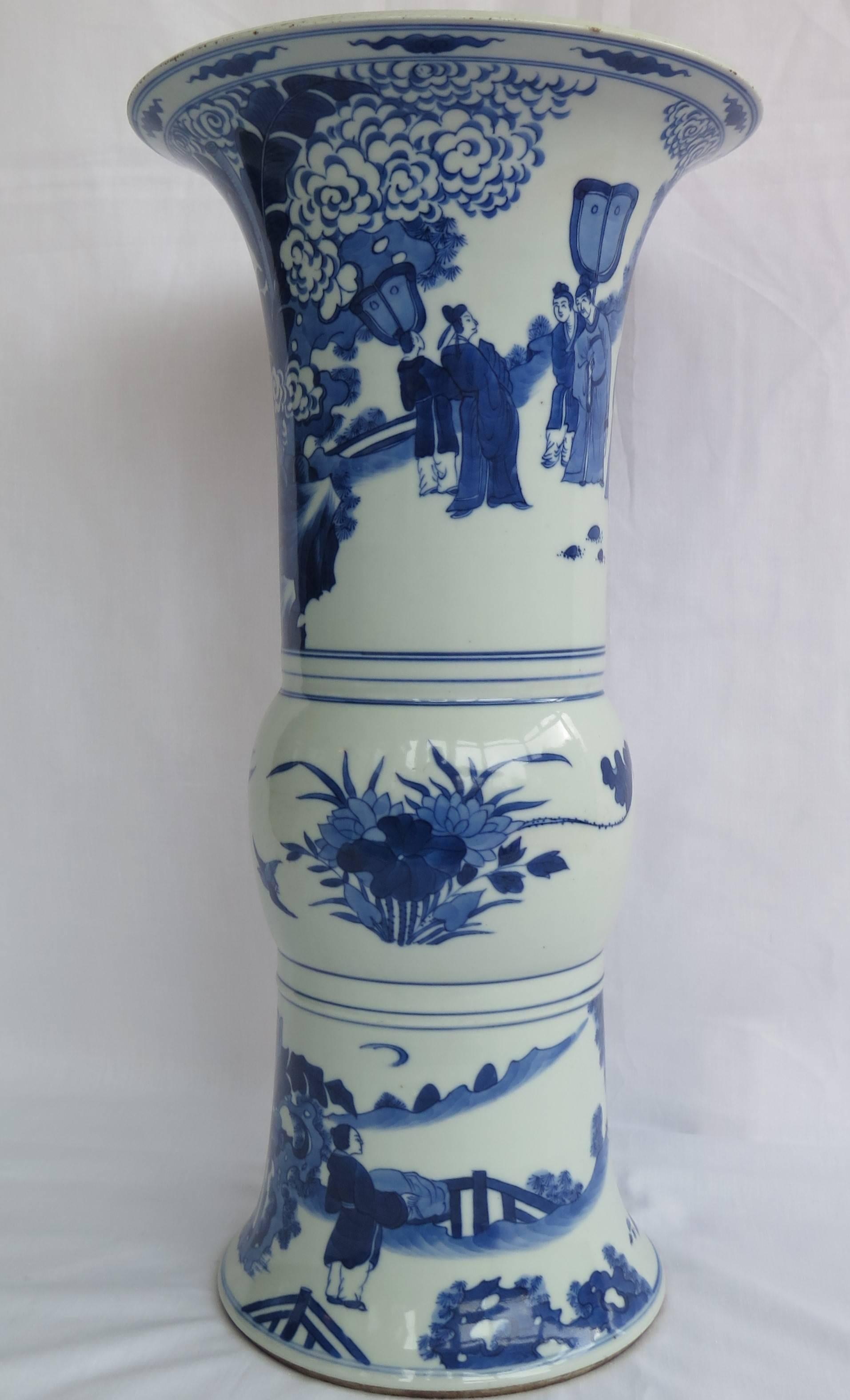 Qing Early 19th Century, Large Chinese Porcelain Beaker Vase, Blue and White