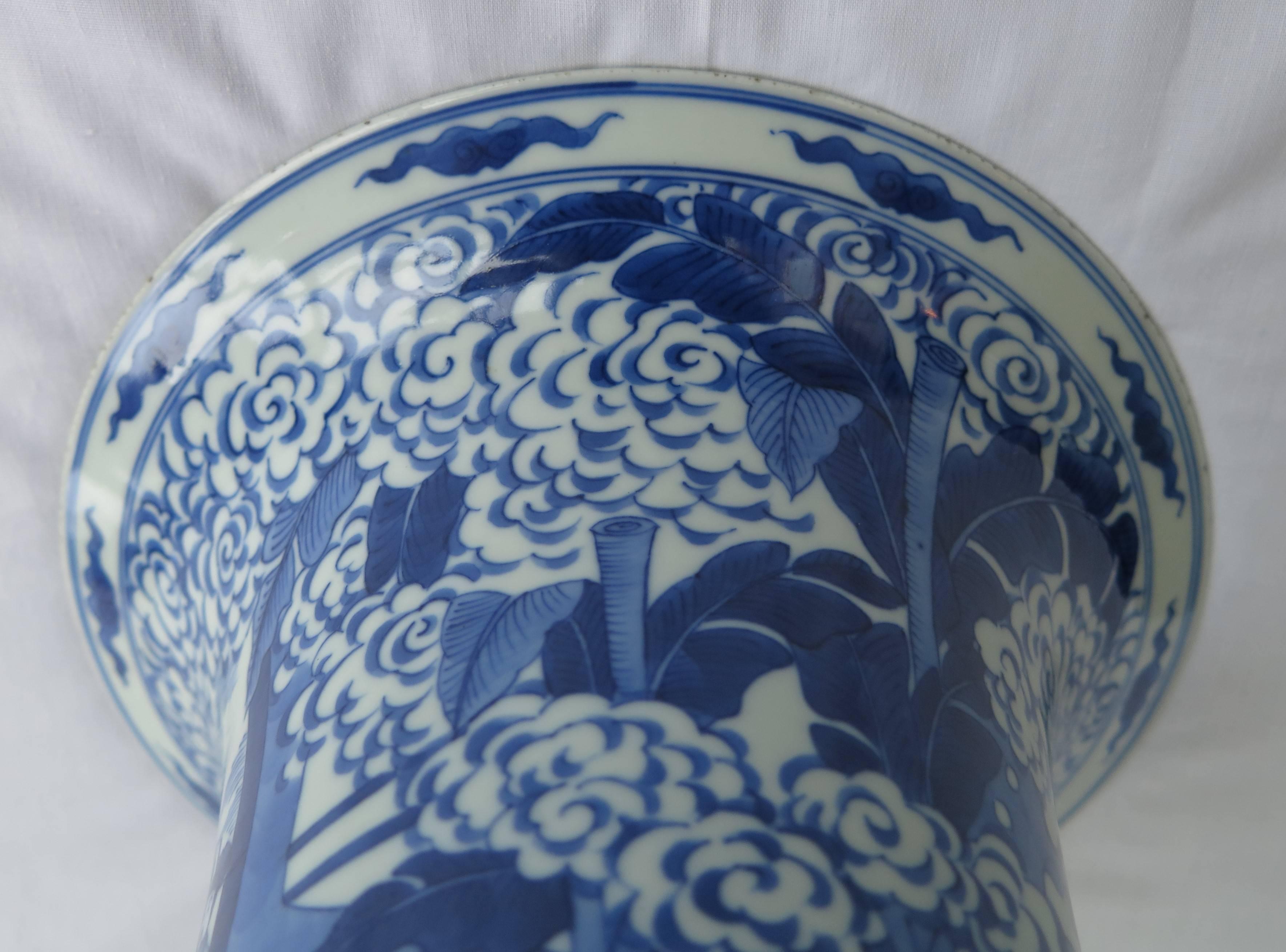 Early 19th Century, Large Chinese Porcelain Beaker Vase, Blue and White 3