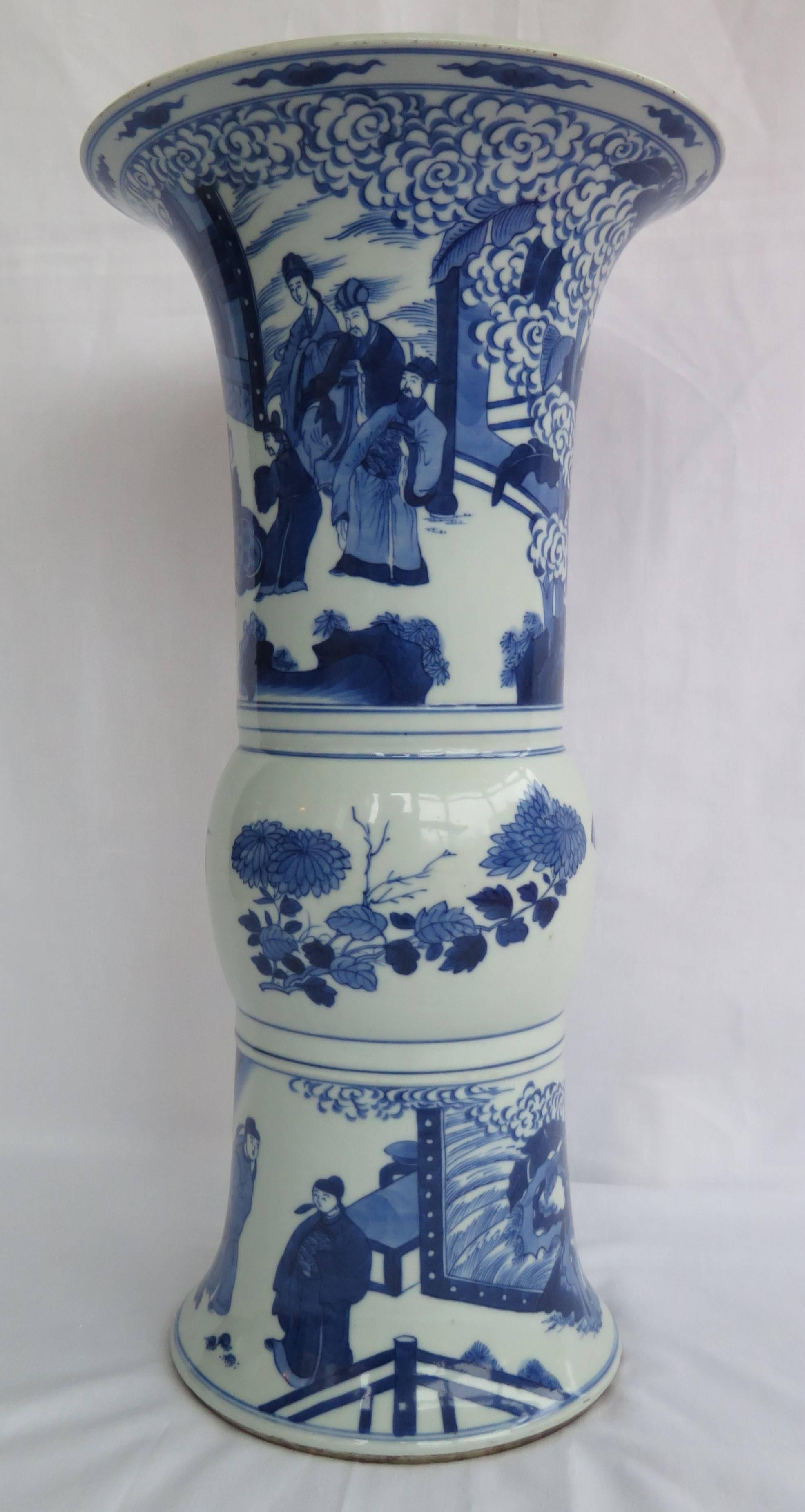 Early 19th Century, Large Chinese Porcelain Beaker Vase, Blue and White In Good Condition In Lincoln, Lincolnshire