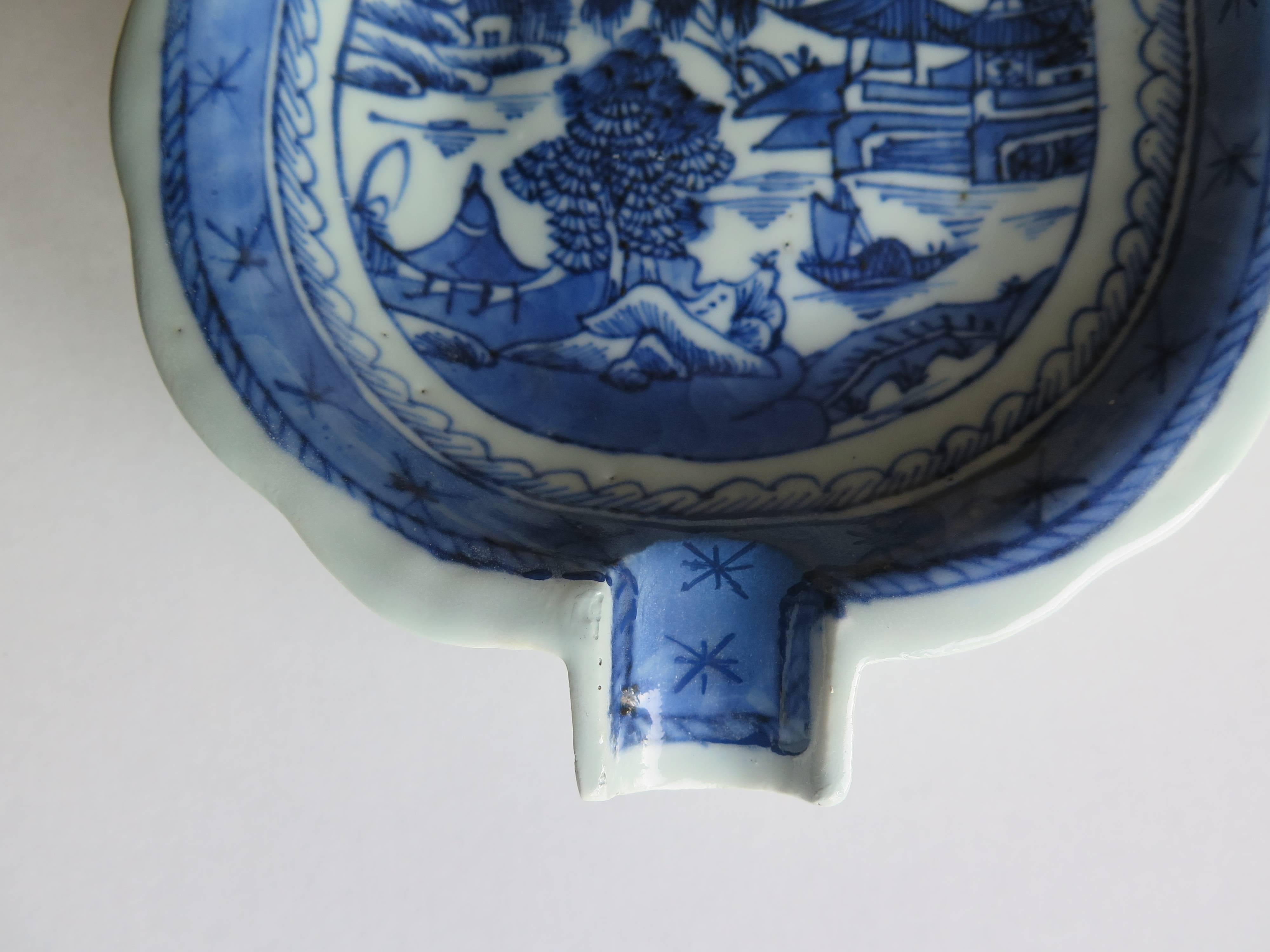19th Century CHINESE Export, LEAF DISH, Canton, Blue and White Porcelain, Qing 1